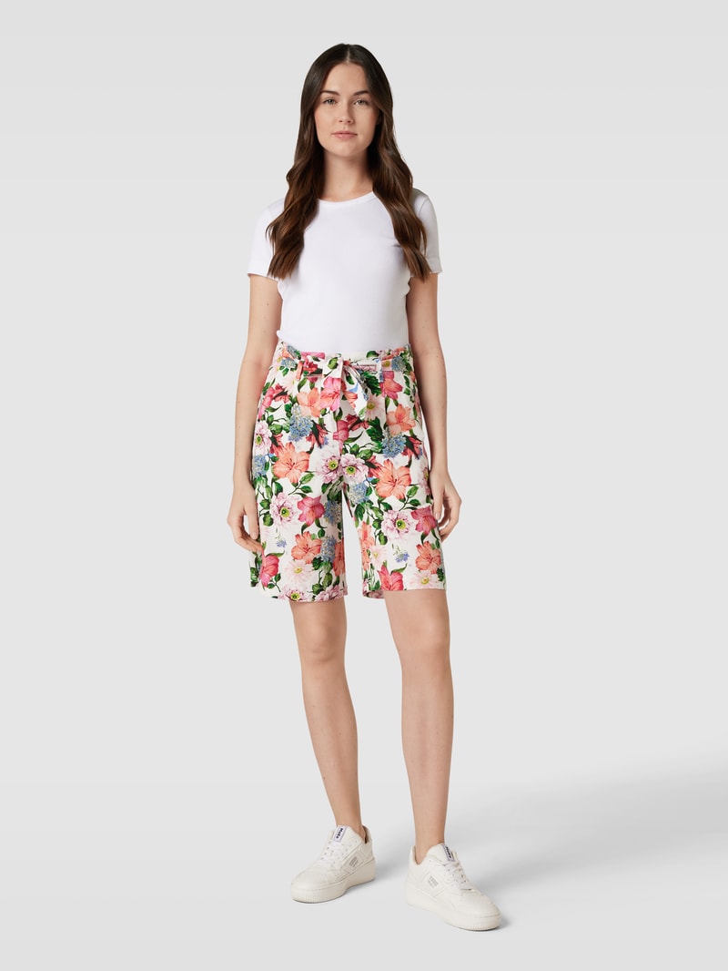 Shorts mit Allover-Muster in offwhite