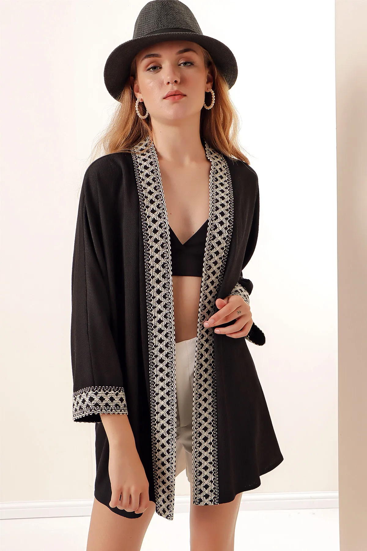 Bigdart  5866 Bestickter Strickkimono – Schwarz