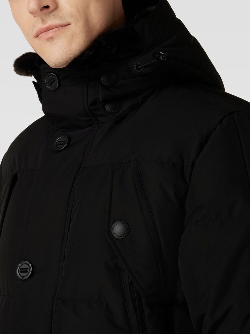 Steppjacke mit Label-Applikation Modell 'CENTAURI' in schwarz