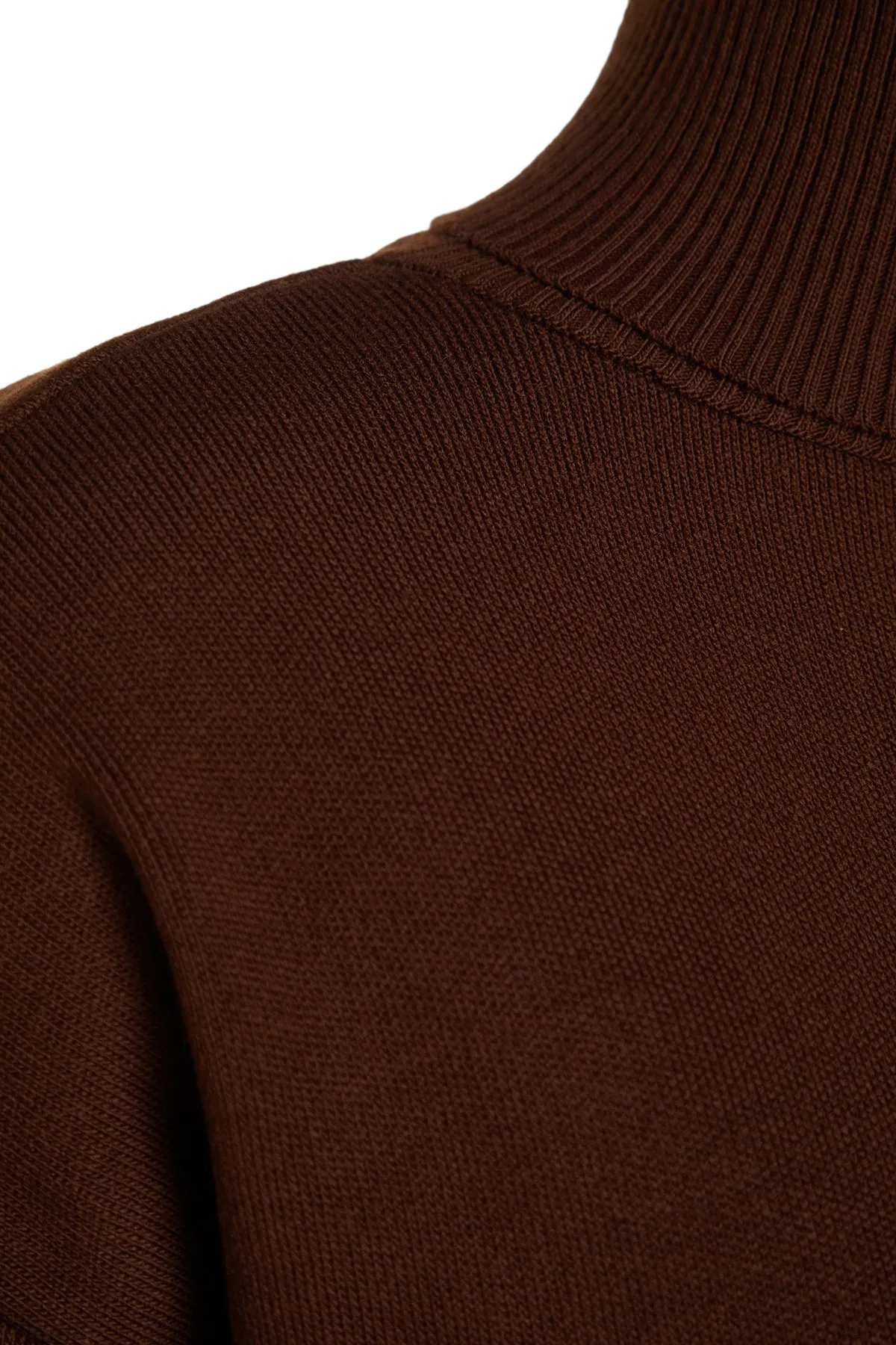 Trendyol Collection  Brauner Basic-Strickpullover mit weiter Passform TWOAW23KZ00206
