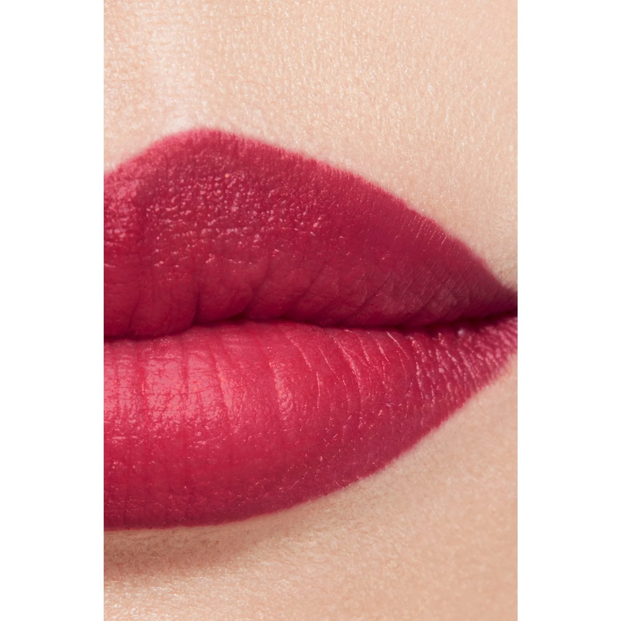ROUGE ALLURE VELVET - EL LABIAL LUMINOSO Y TERCIOPELOSO