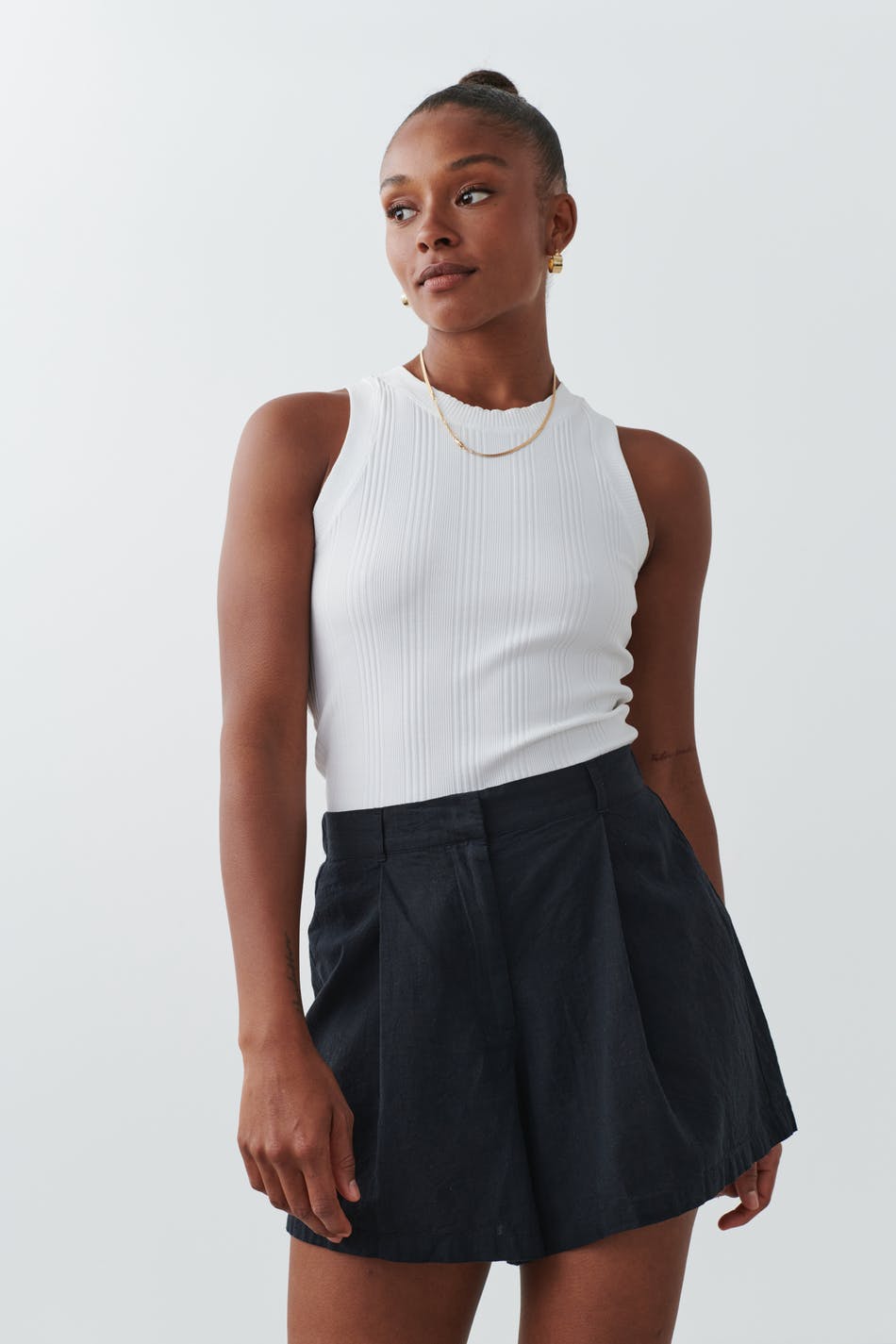 Sonja linen blend shorts