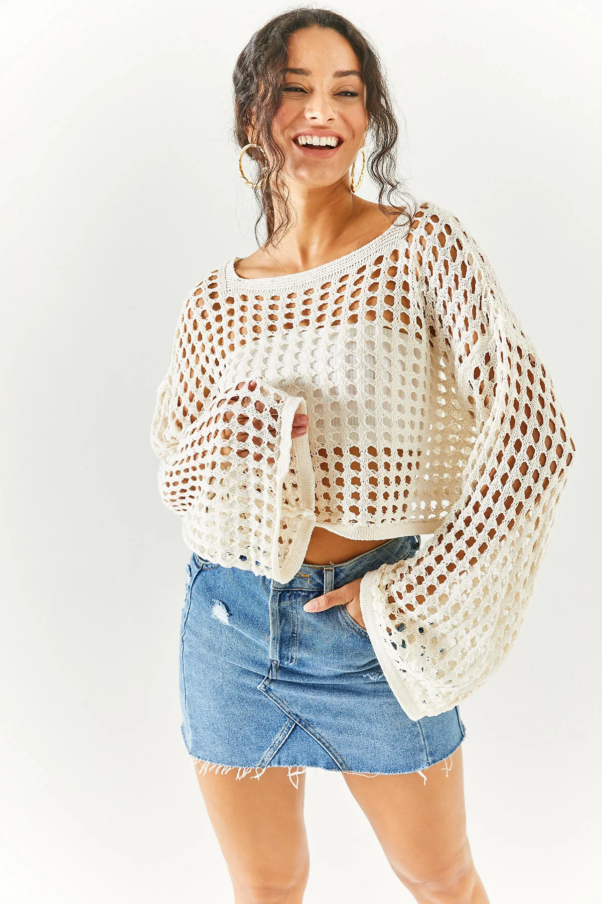 Olalook  Ecrufarbenes Damen-Sweatshirt aus Baumwollstrick mit spanischen Ärmeln und abgerundetem Saum, KZK-19000620