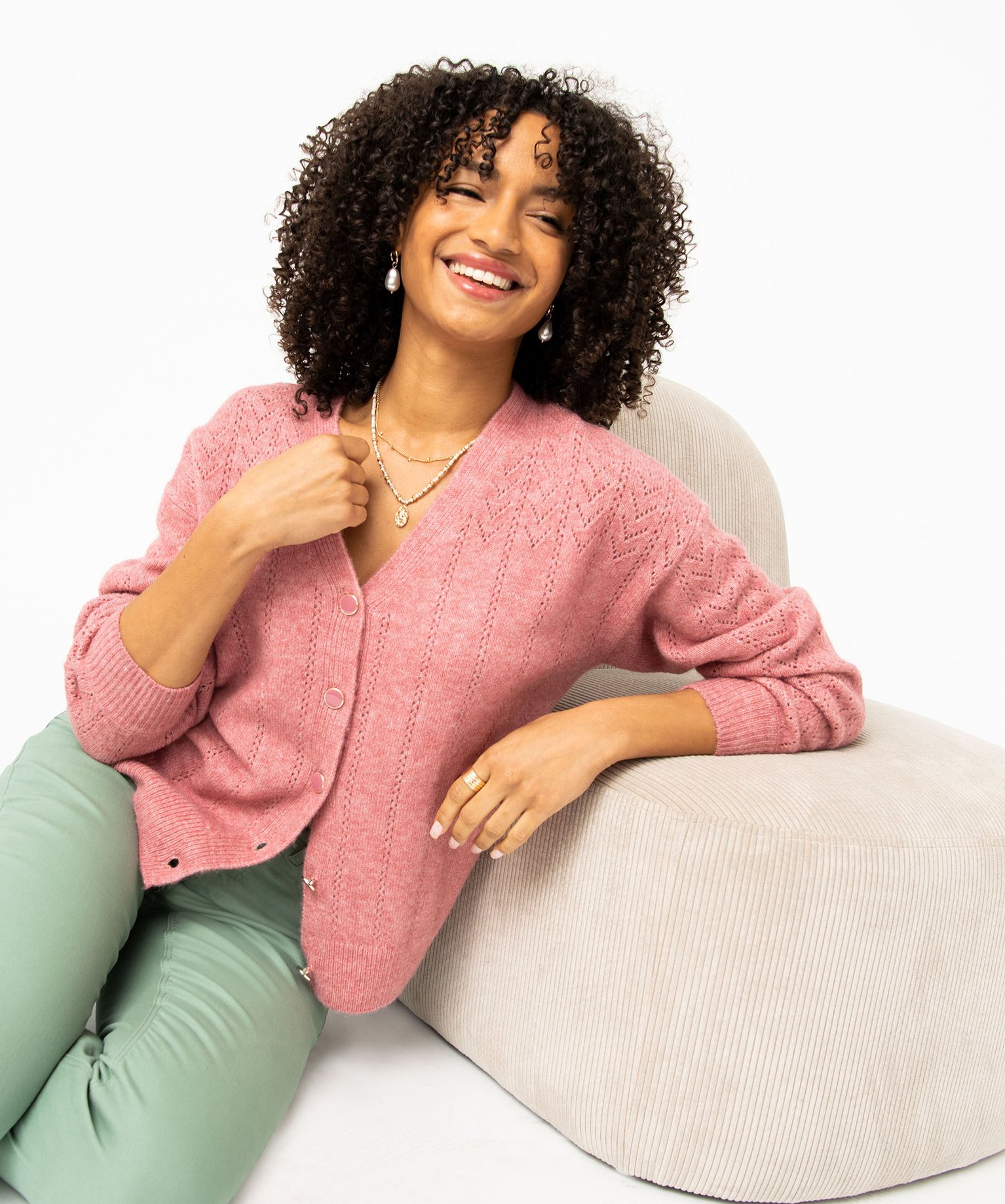Gilet coupe droite en maille douillette ajourée femme rose | GEMO