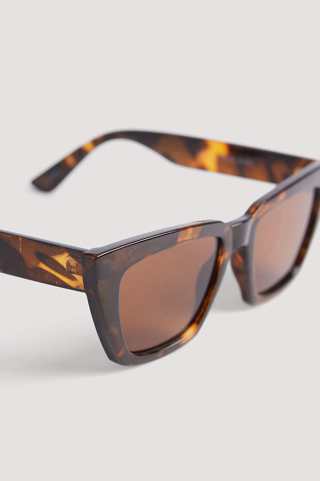 Normale eckige recycelte Sonnenbrille