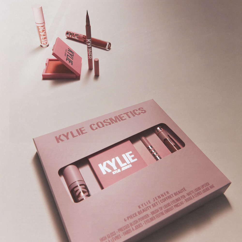 kylie by kylie jenner Coffret cadeau Maquillage Produits de maquillage