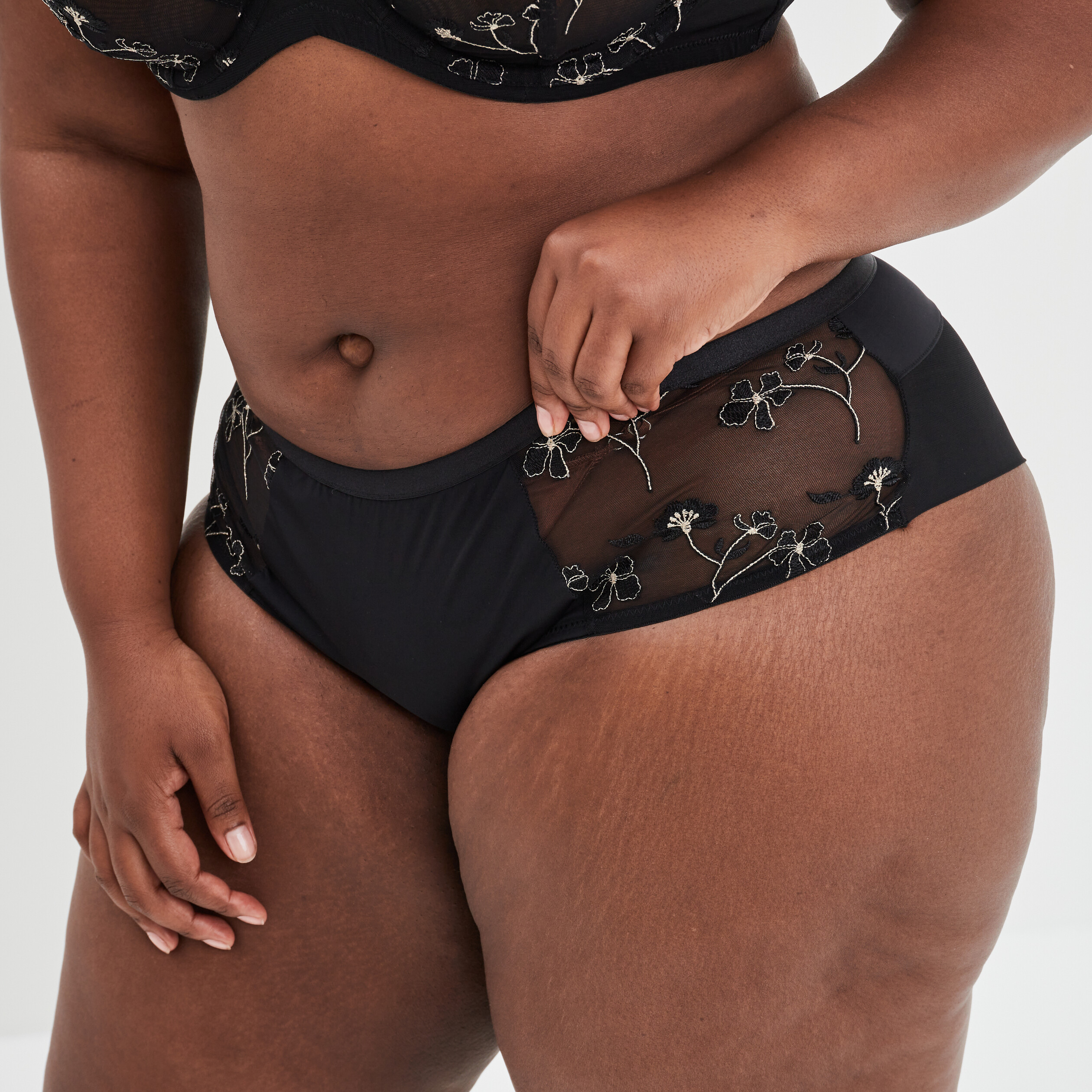 Shorty avec borderie noir femme grande taille | La Halle