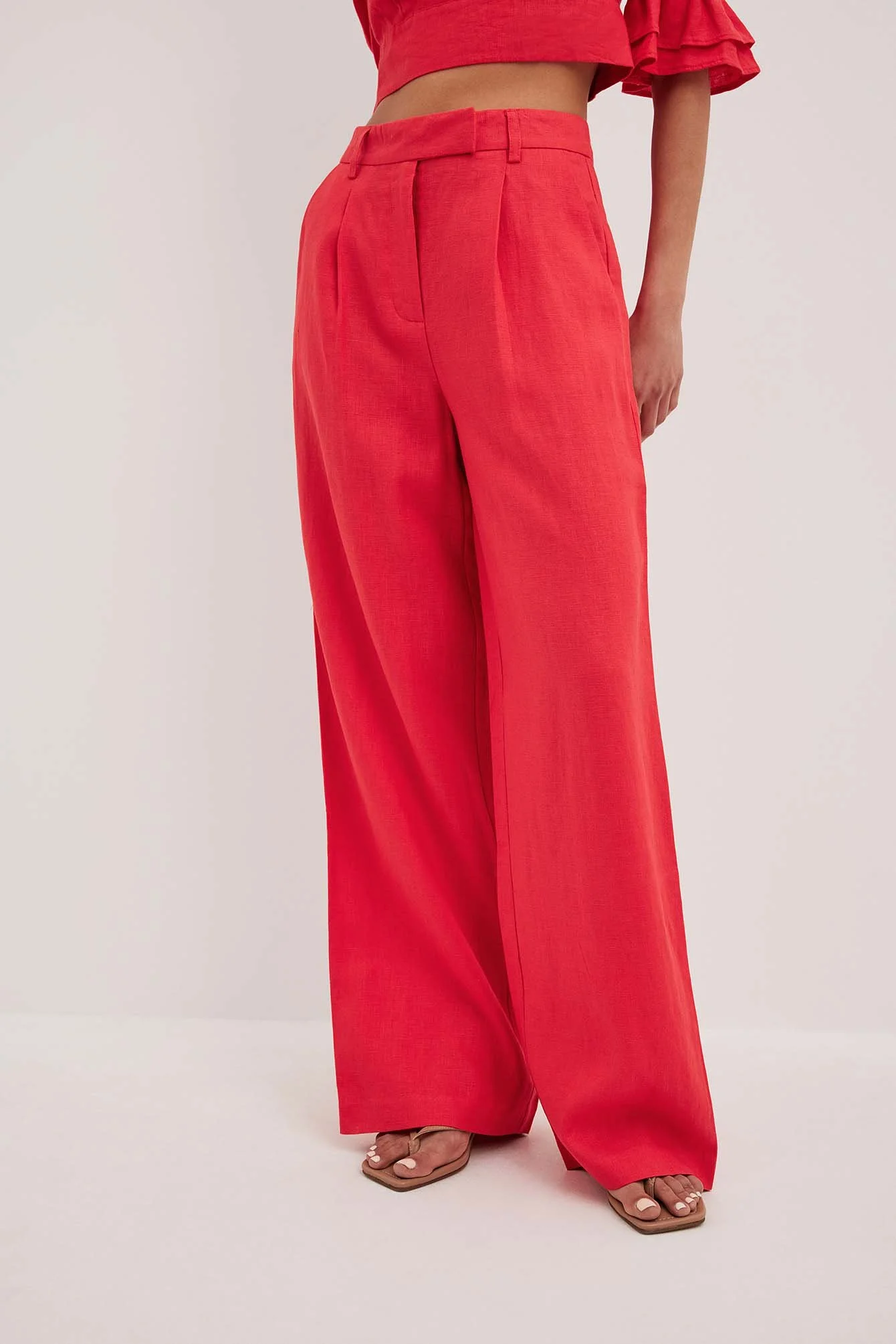 Leinenhose mit weiten Beinen