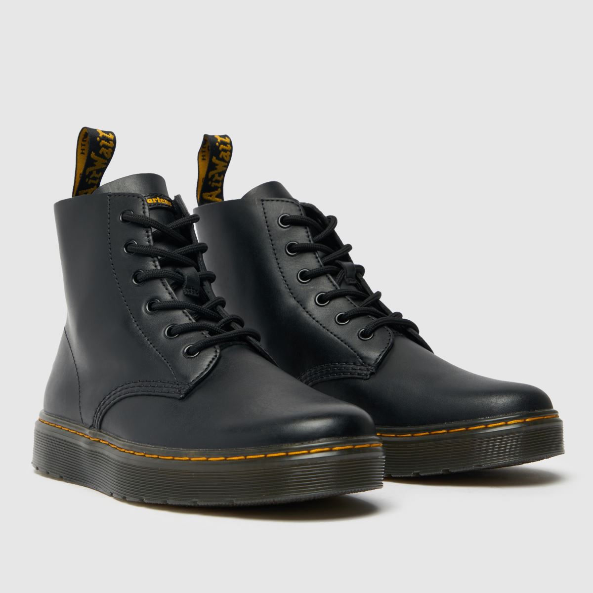 Dr. Martens Thurston Chukka škornji v črni barvi