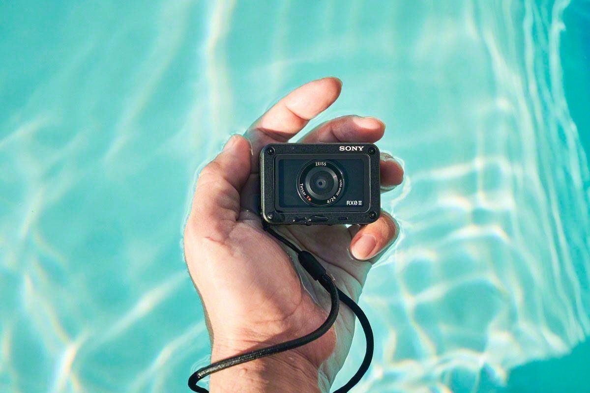Sony RX0 II (DSC-RX0M2G) Kompaktkamera (ZEISS® Tessar T* 24-mm, 15,3 MP, Bluetooth, WLAN (Wi-Fi)