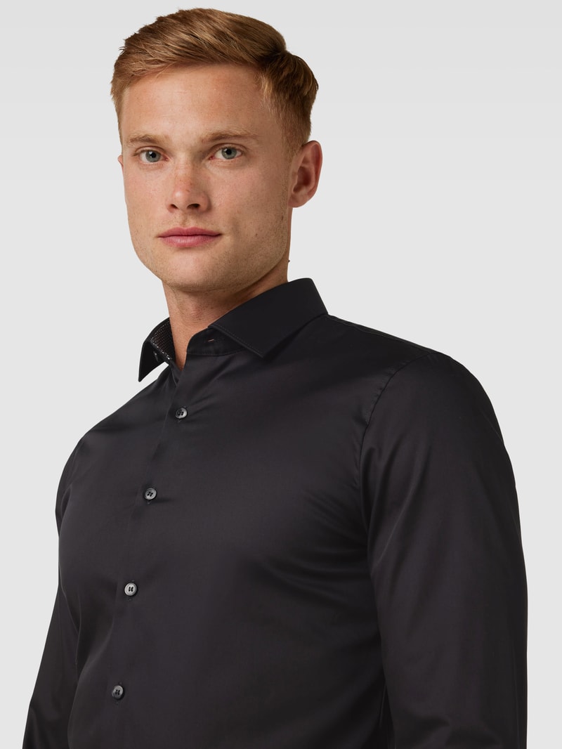Super Slim Business-Hemd mit Kentkragen in schwarz