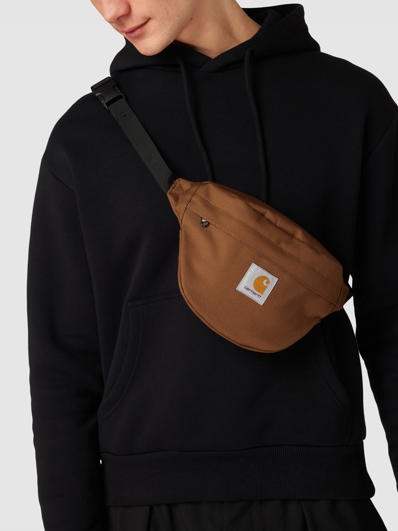 Bauchtasche mit Label-Detail Modell 'JAKE' in mittelbraun