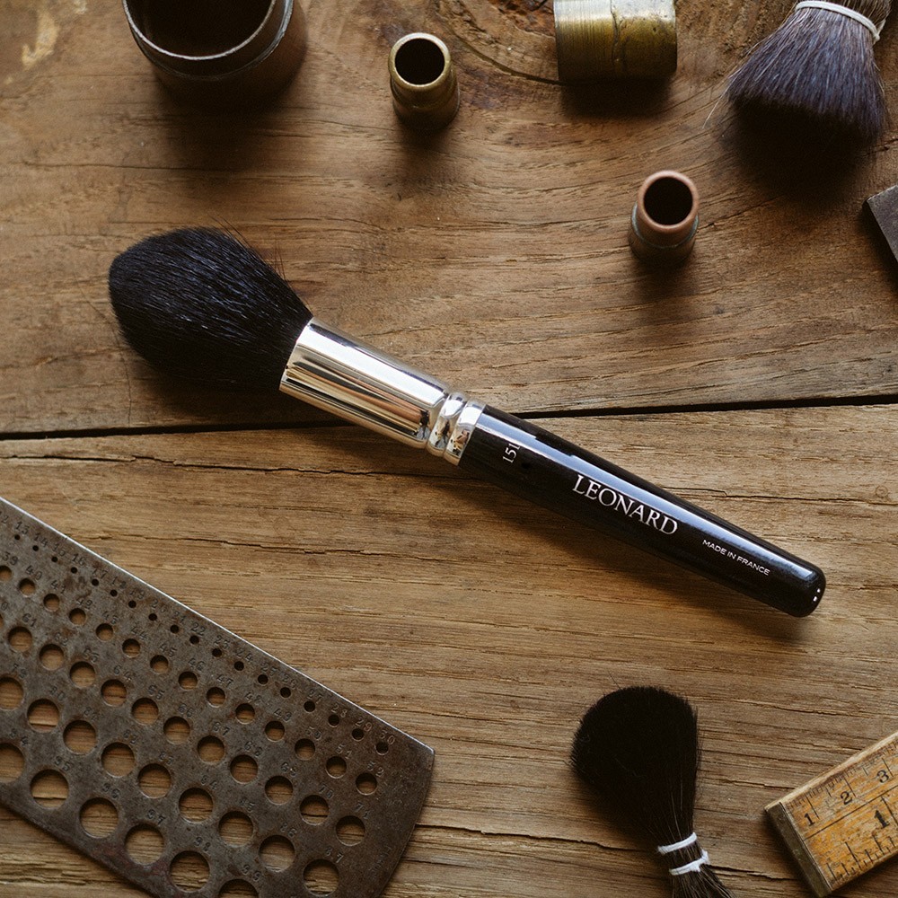 Leonard Brushes špicasta četkica za puder br. 151