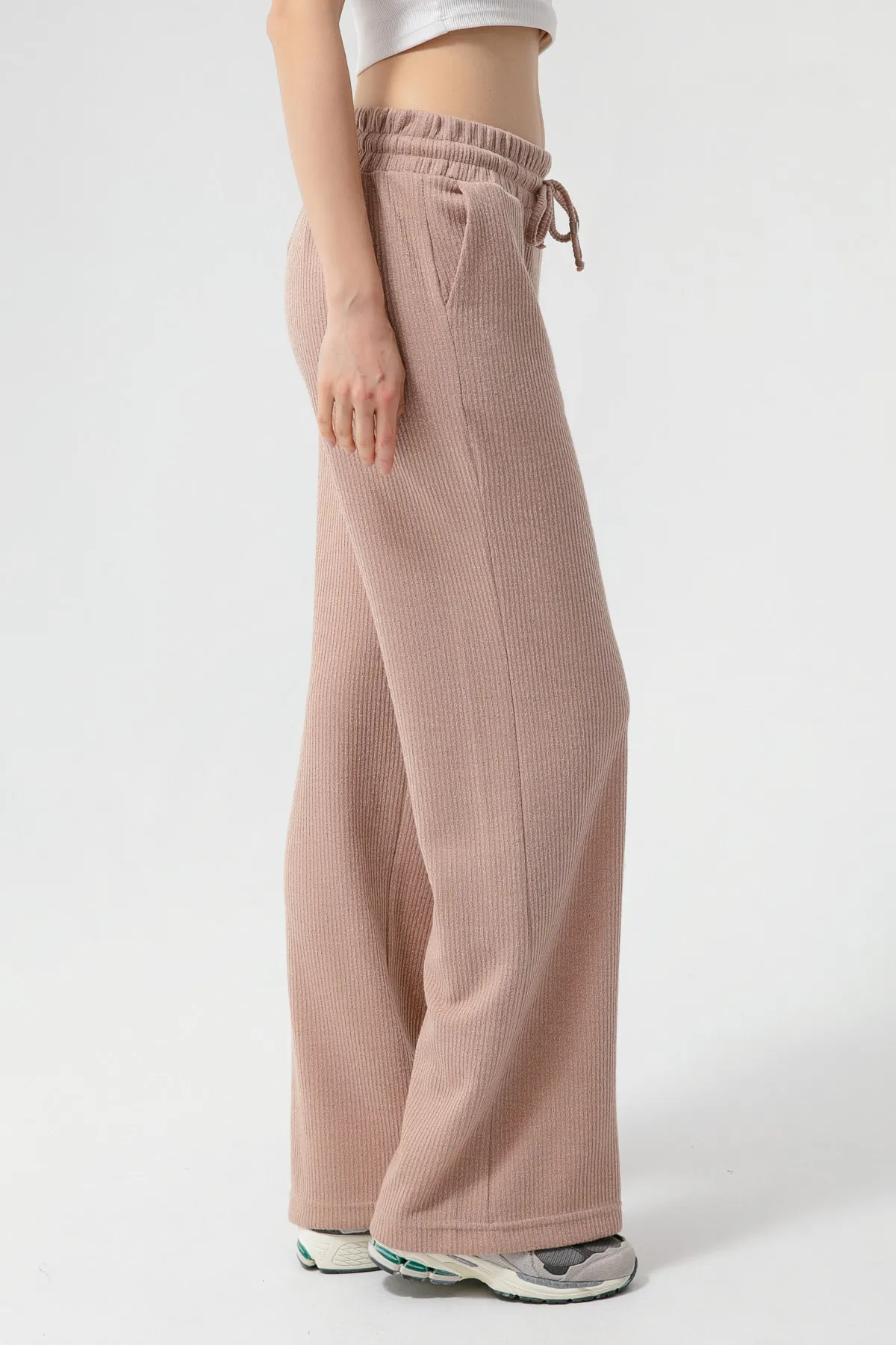 Lafaba  Beigefarbene Strickhose für Damen mit elastischem Bund