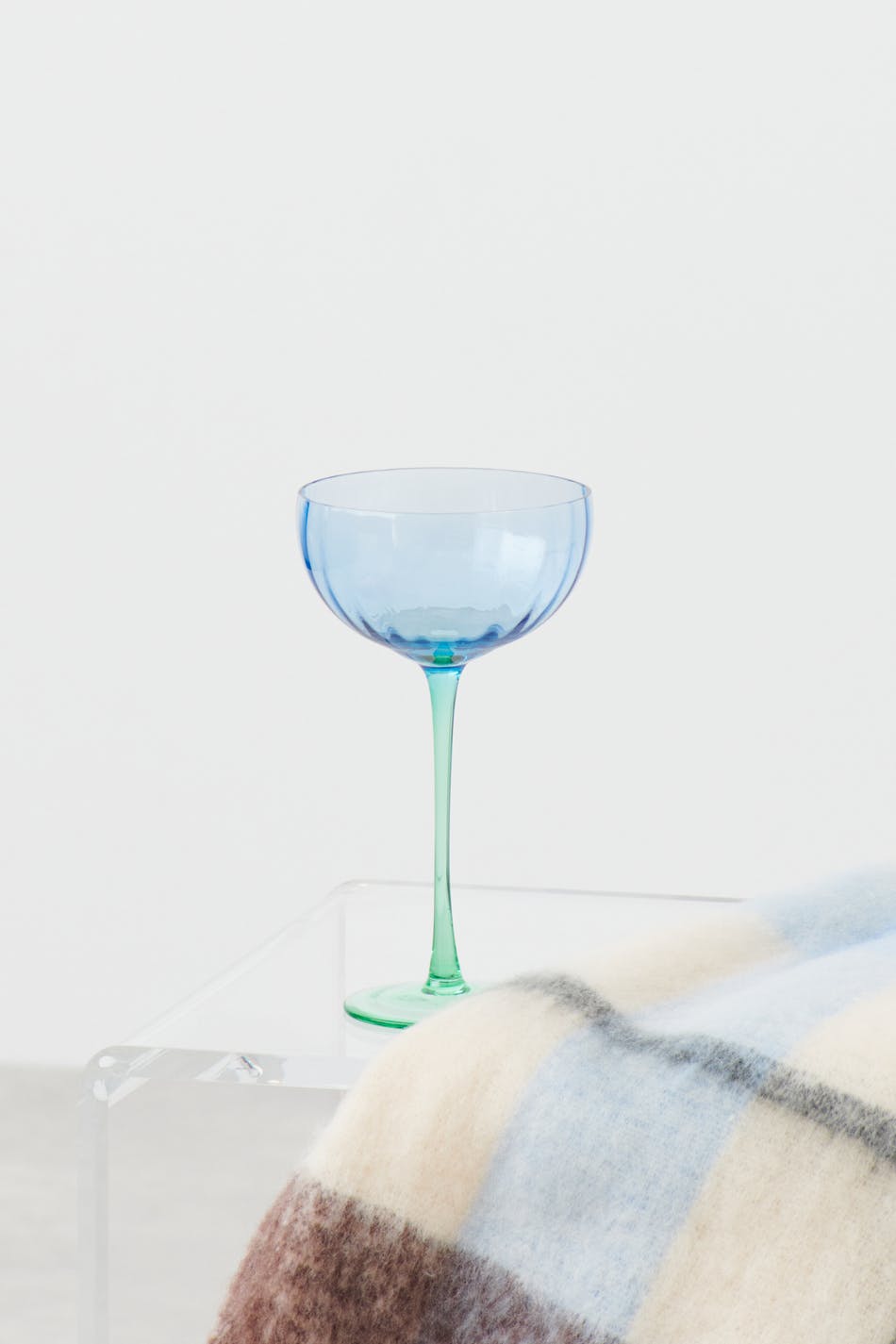 Swirl cocktail glass