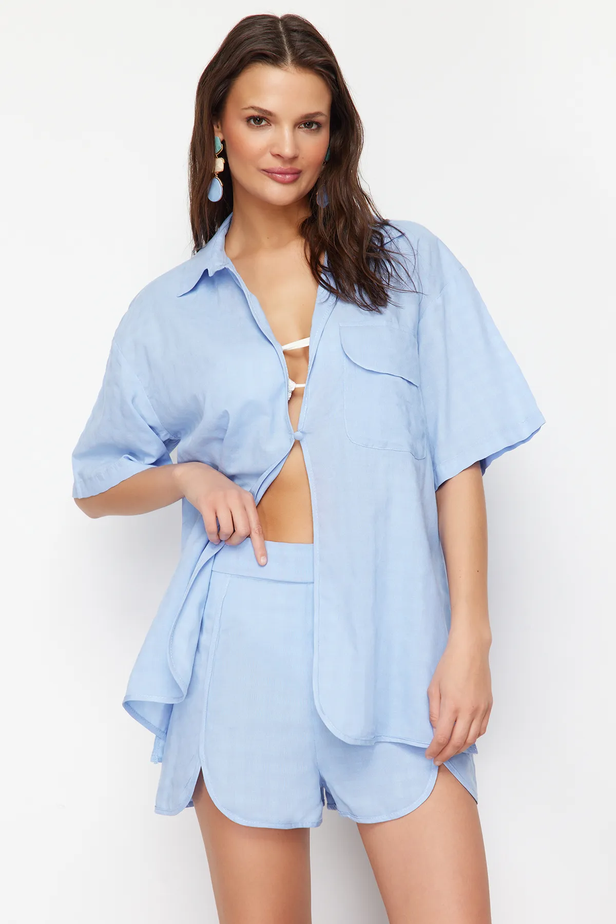 Trendyol Collection  Blau gewebtes Hemd-Shorts-Set TBESS24AU00014