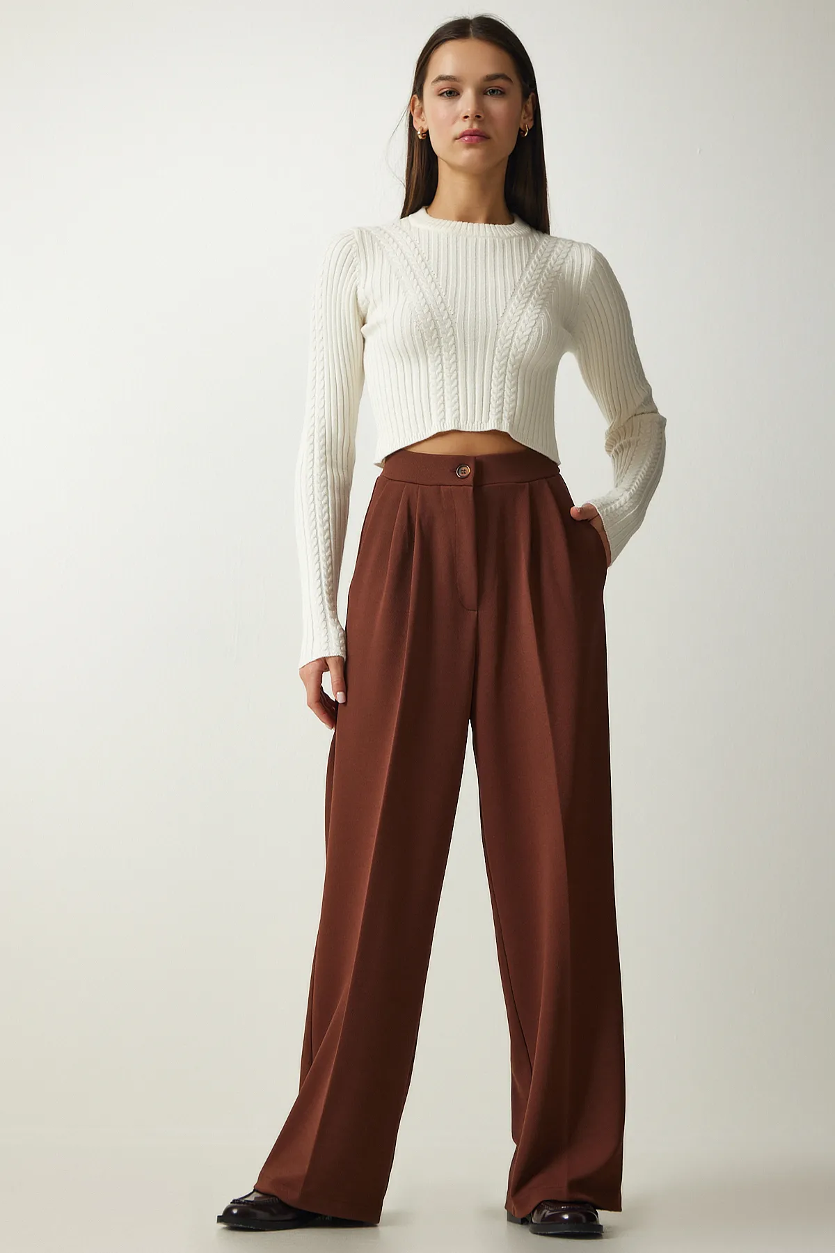 Happiness İstanbul  Braune Palazzo-Hose mit Falten für Damen DW00004