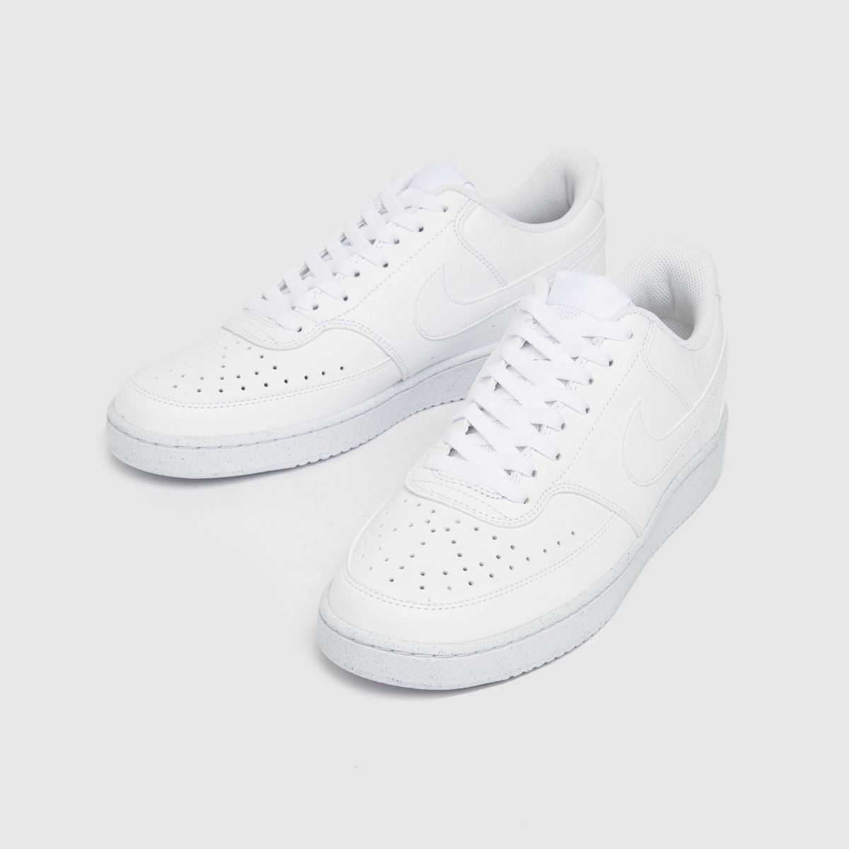 Nizki športni copati Nike Court Vision Better v beli barvi