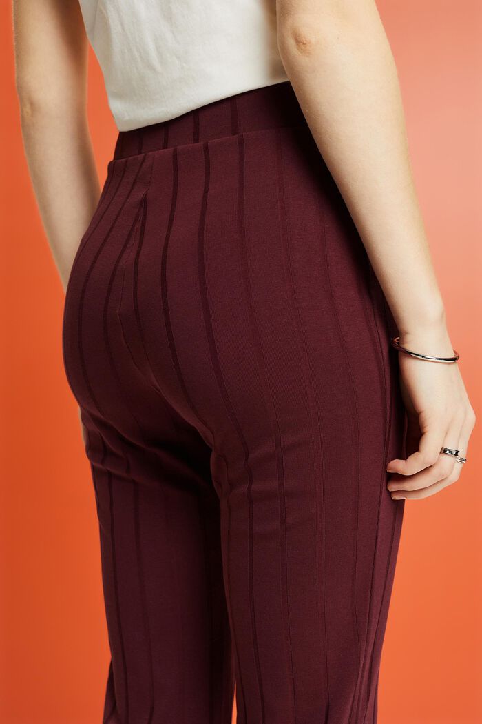 Ausgestellte Hose aus geripptem Jersey