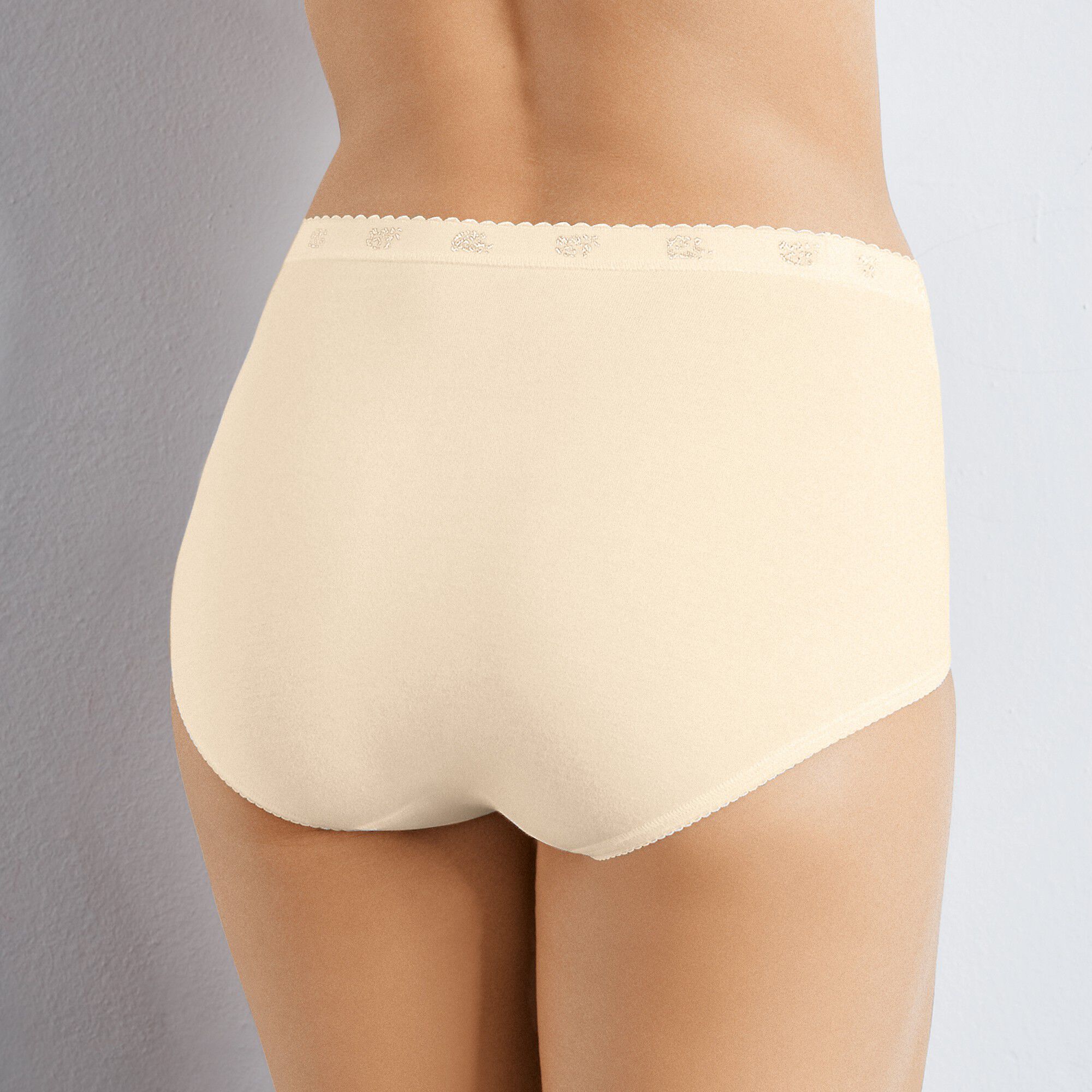 Culotte maxi Chic, lot de 3 achetées + 1 GRATUITE (1)