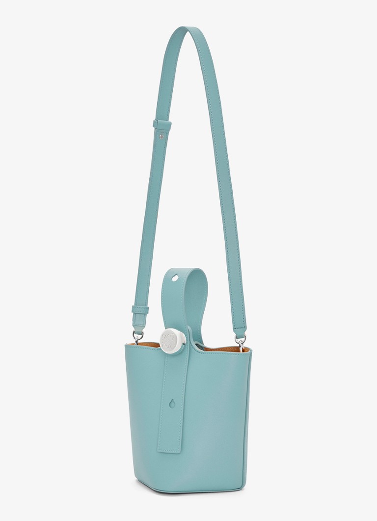 LOEWE Pebble Bucket Mini plecu soma no teļādas