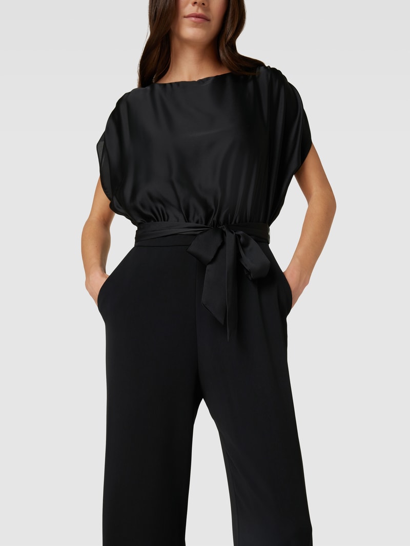 Jumpsuit mit Rundhalsausschnitt in schwarz