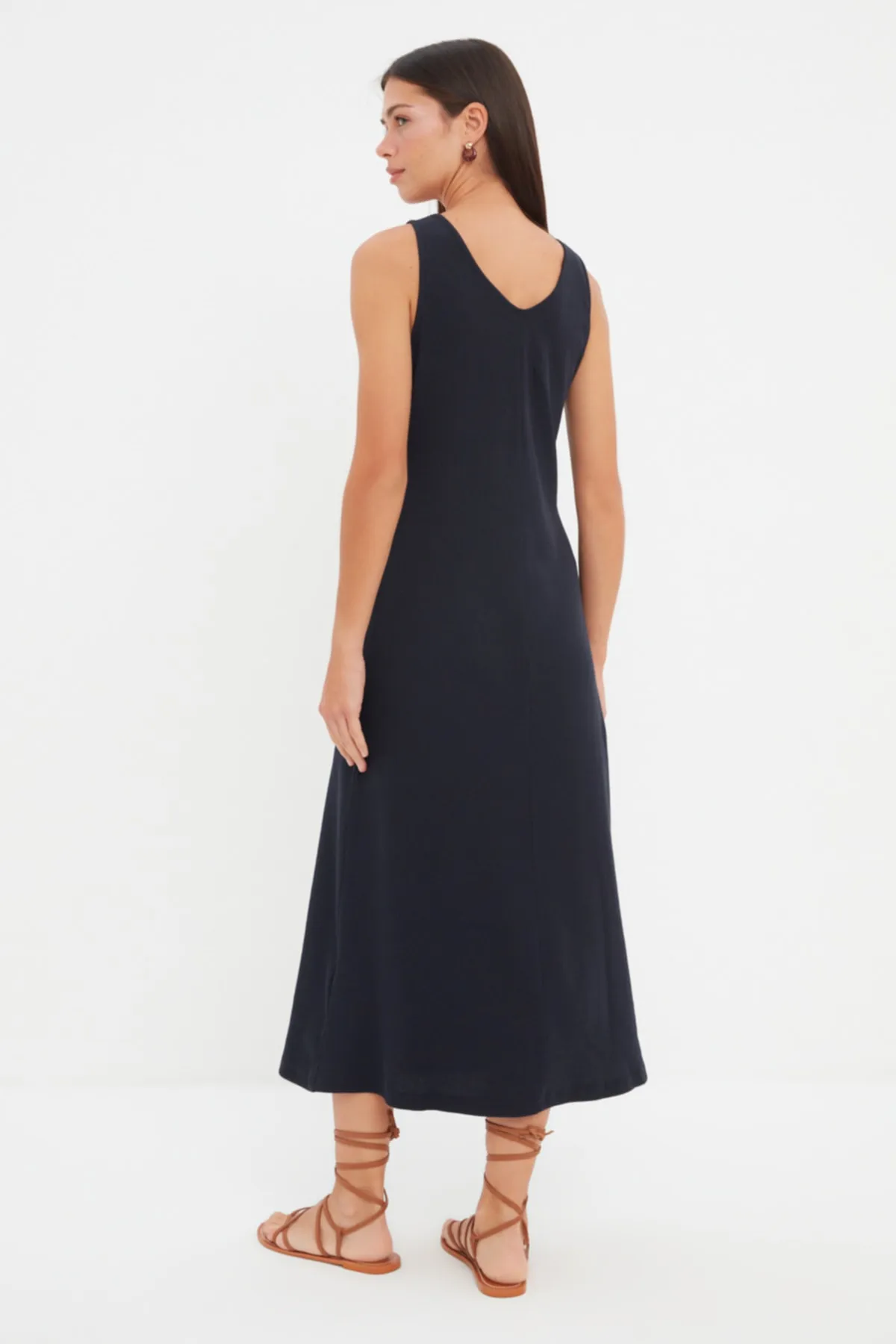 Trendyol Collection  Marineblaues schnurgebundenes Midi-Strickkleid in A-Linie TWOSS22EL2964