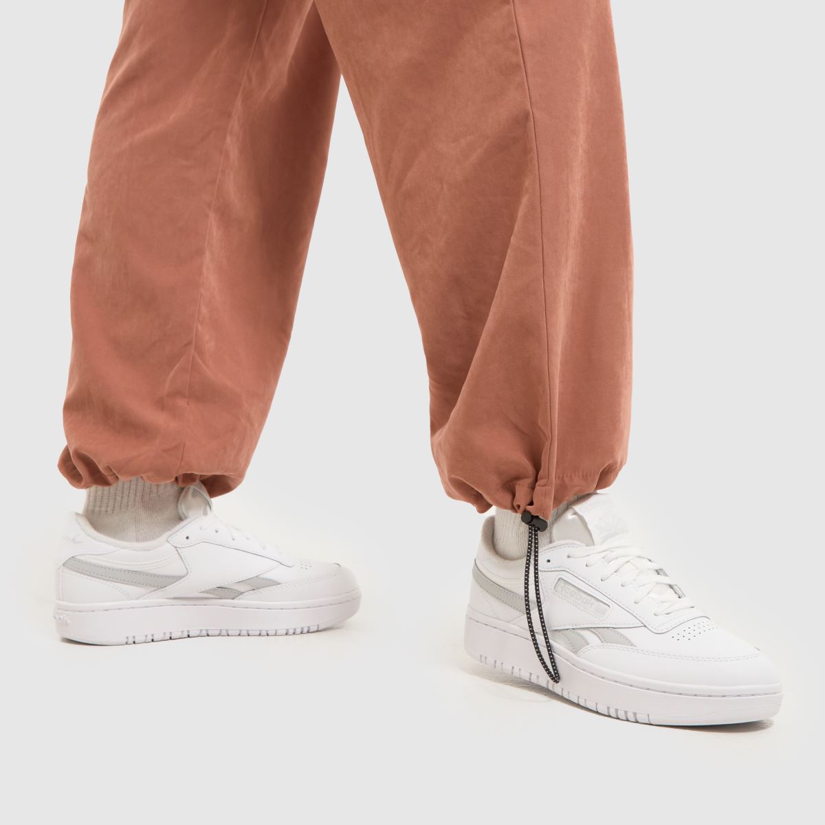 Reebok Club C Double Revenge – Vita och grå träningsskor