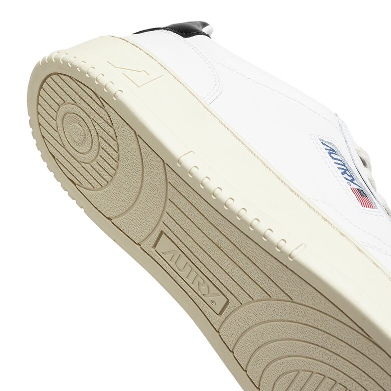 Autry 01 Low LL22 white/black