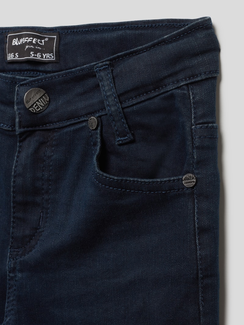Jeans mit Label-Patch Modell 'Nos' in dunkelblau