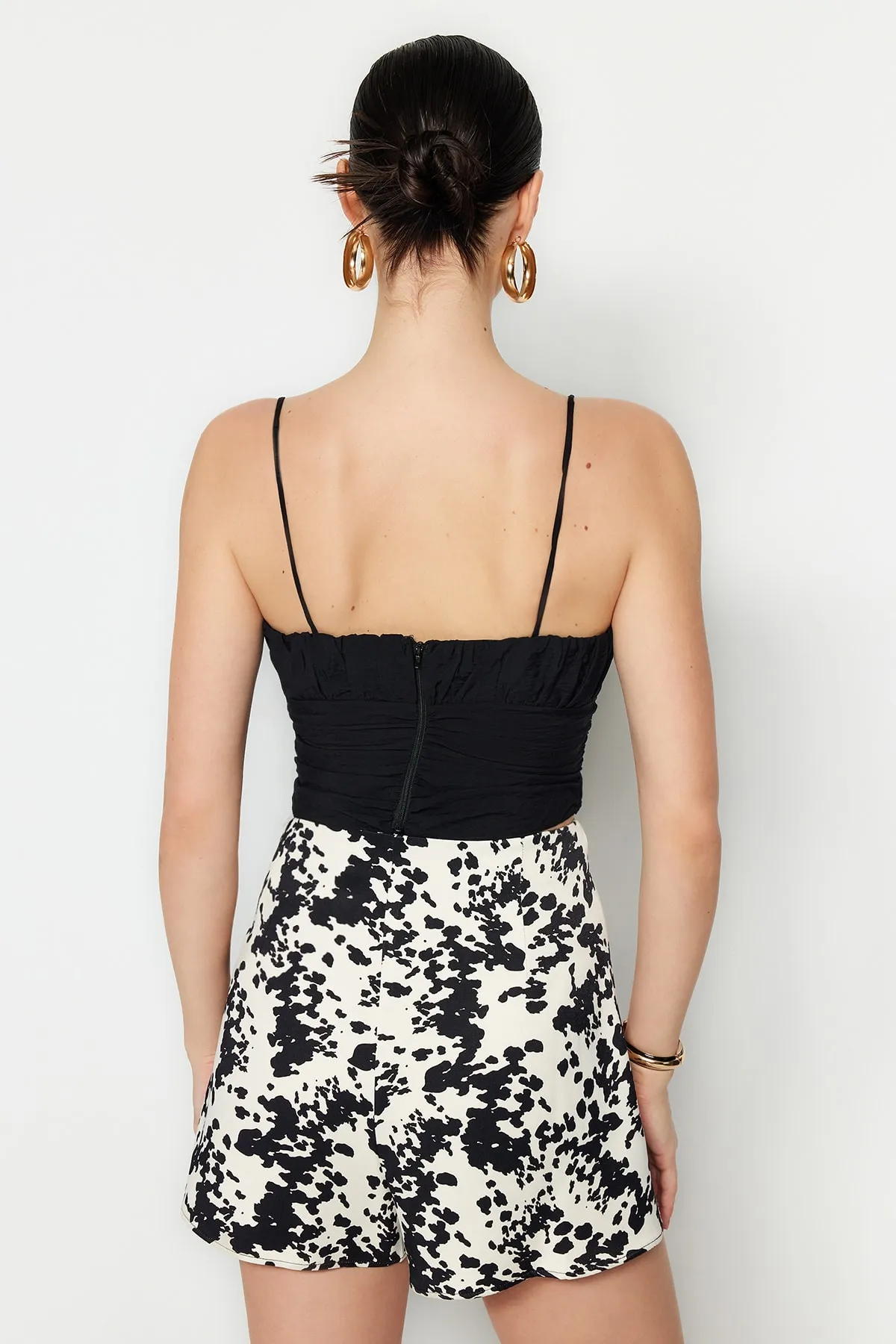 Trendyol Collection  Schwarzes, bauchfreies, gefüttertes Popeline-Bustier TPRSS22BS0060