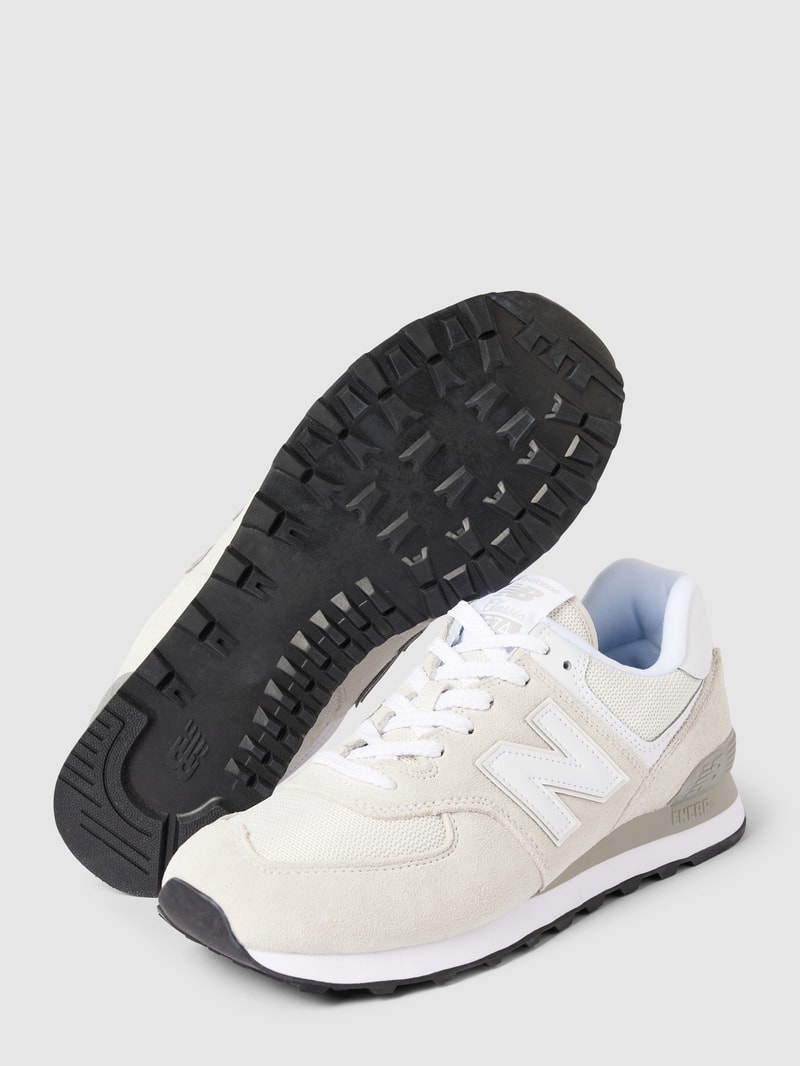 Sneaker mit Label-Detail in beige