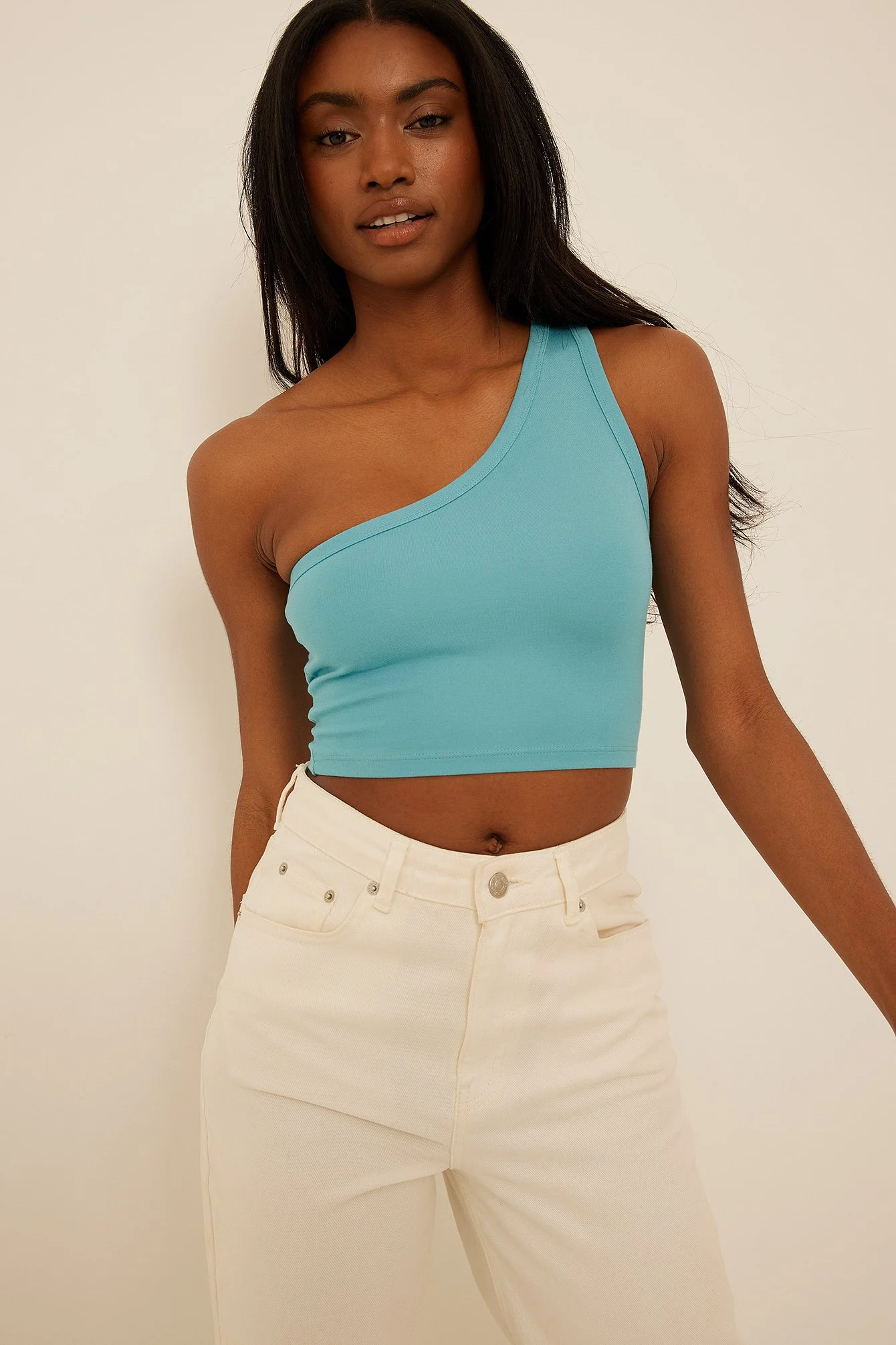 Einseitig schulterfreies Crop Top