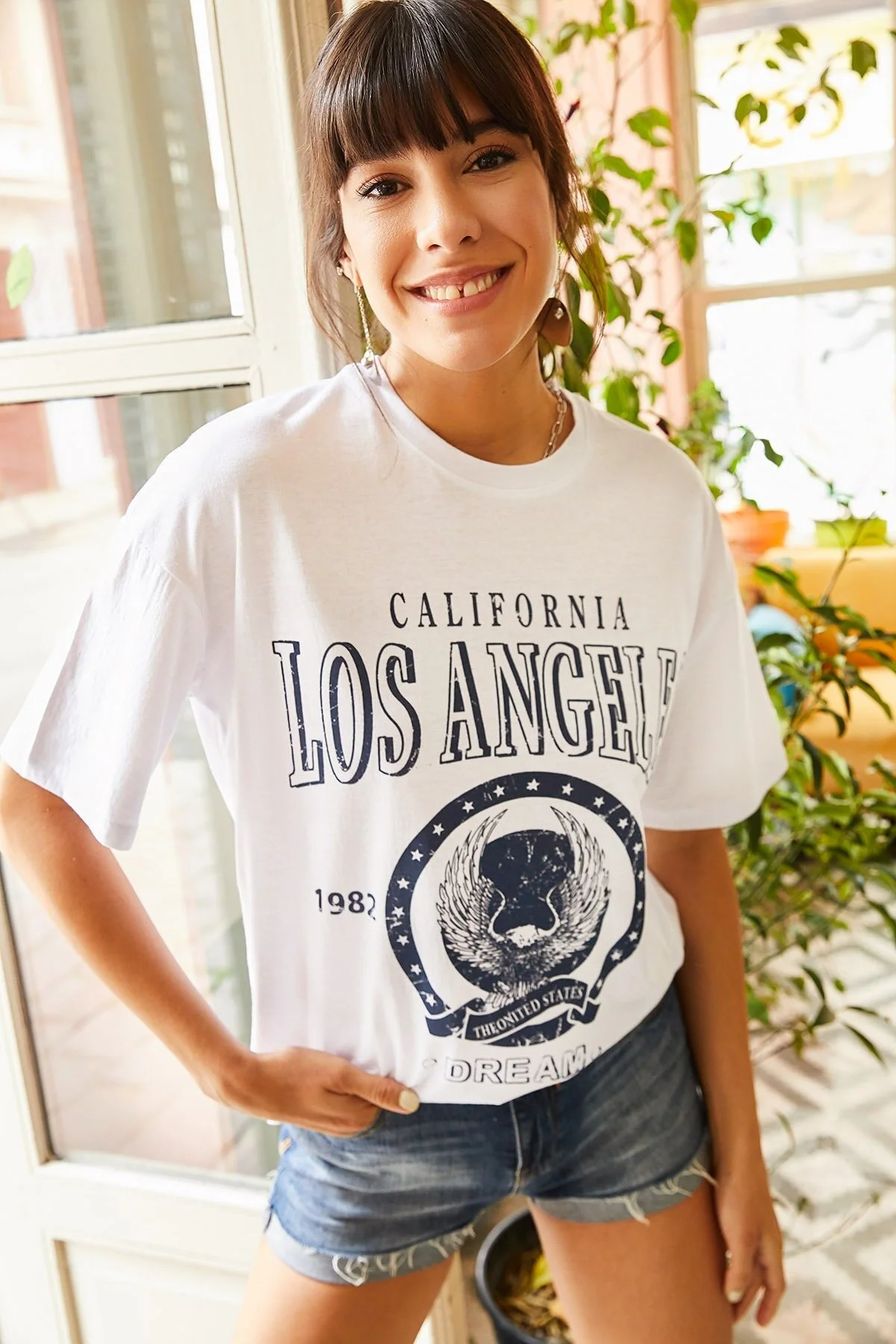 Olalook  Weißes Damen-T-Shirt mit L.A.-Aufdruck TSH-19000503