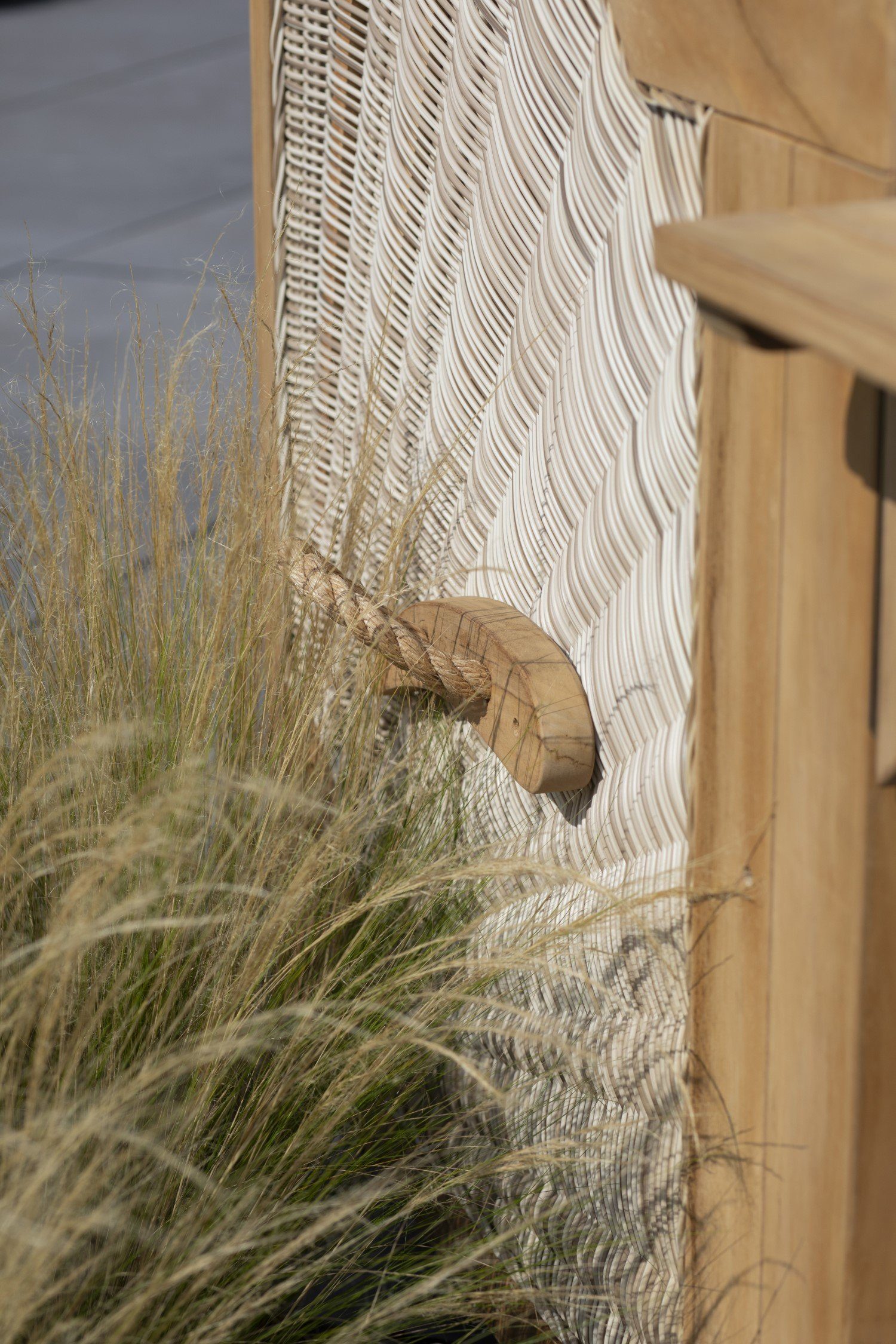 bene living Strandkorb Königssee 2,5-Sitzer Teak - PE shell - Modell 540, BxTxH: 142x95x170 cm, Volllieger ca. 175 Grad, Ostsee-Strandkorb, inkl. Liftersystem und Bullaugen