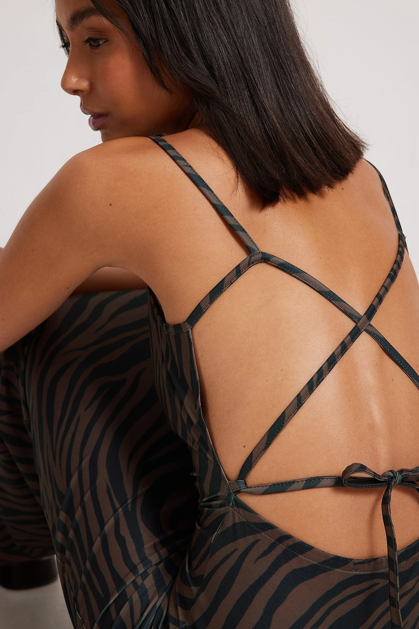 Maxikleid mit Wasserfallausschnitt