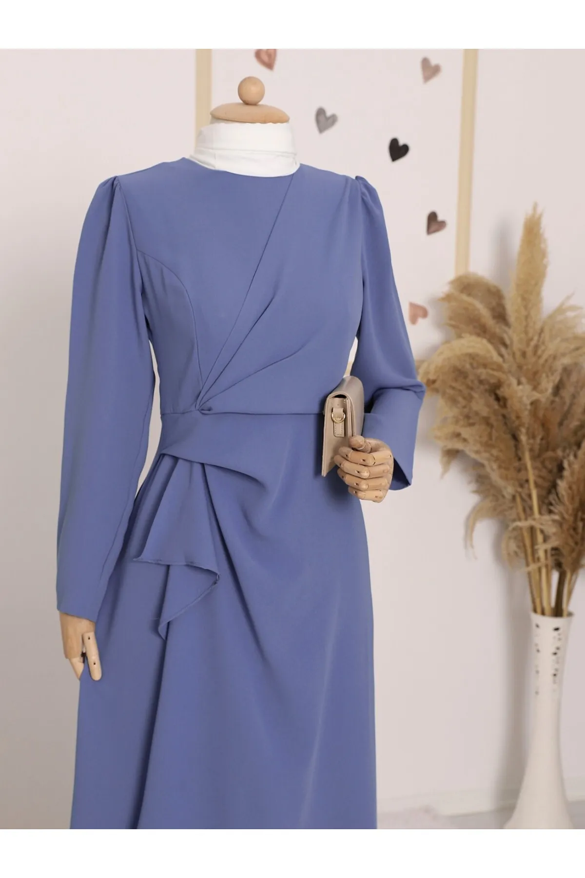 Modamorfo  Asymmetrisches Kreppkleid mit Aller-Front und Rock