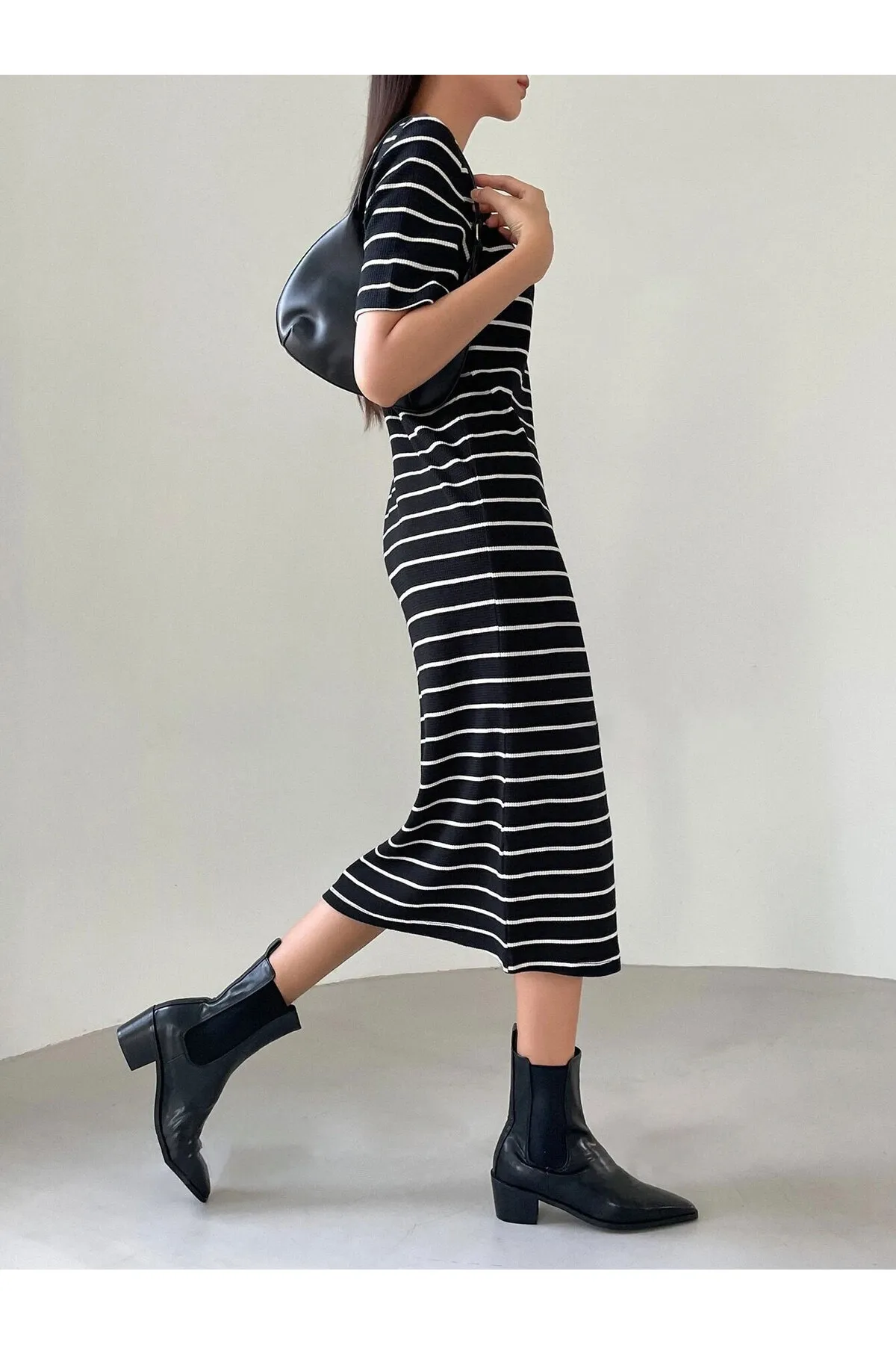 Know  Schwarz-weiß gestreiftes gemustertes Seersucker-Kleid