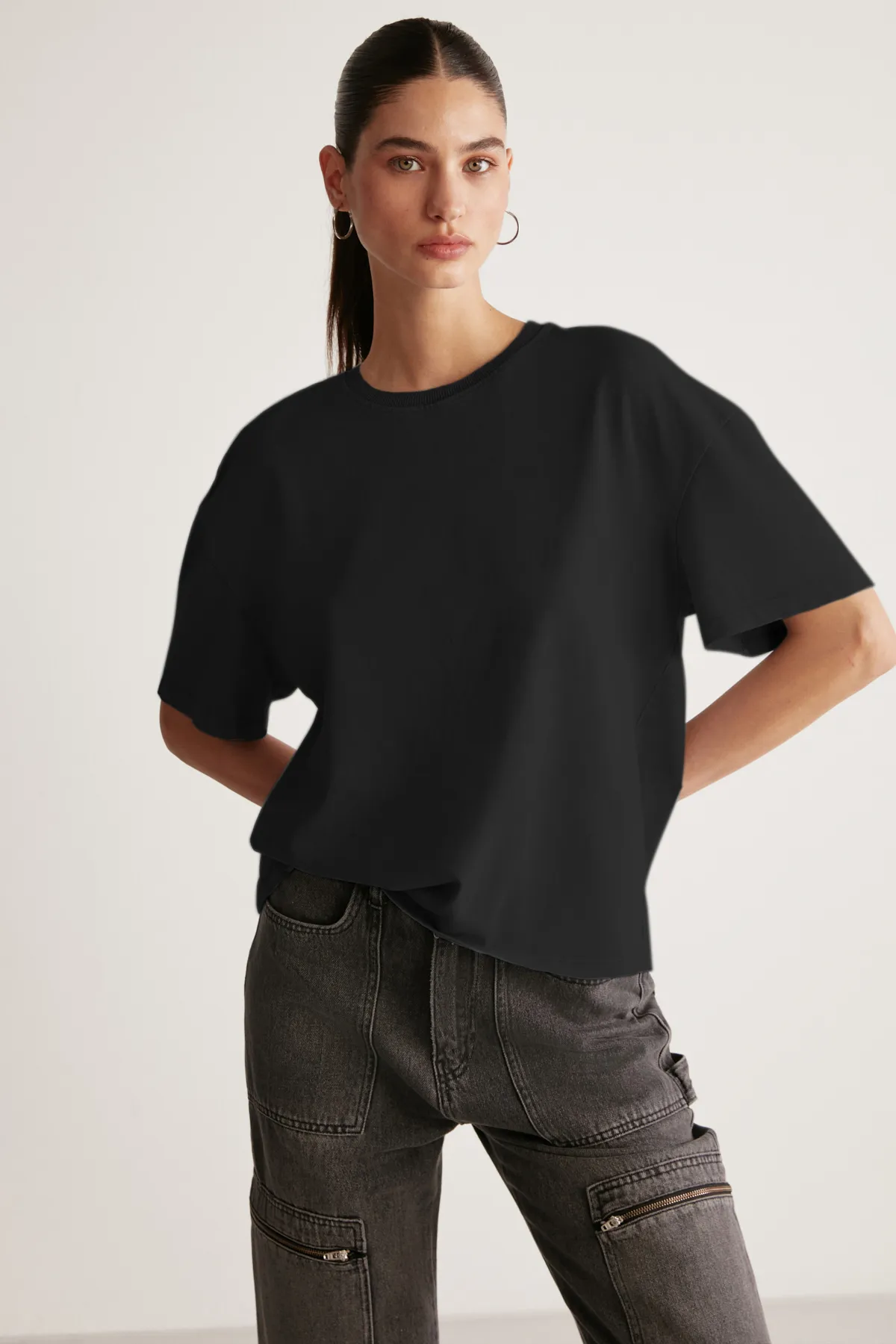 GRIMELANGE  Jemmy Damen-T-Shirt mit entspannter Passform und Rundhalsausschnitt aus 100 % Baumwolle in Schwarz