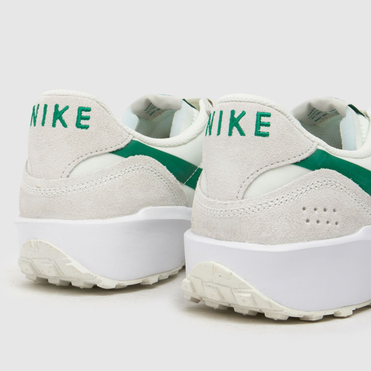 Športni copati Nike Waffle Debut v zeleni barvi