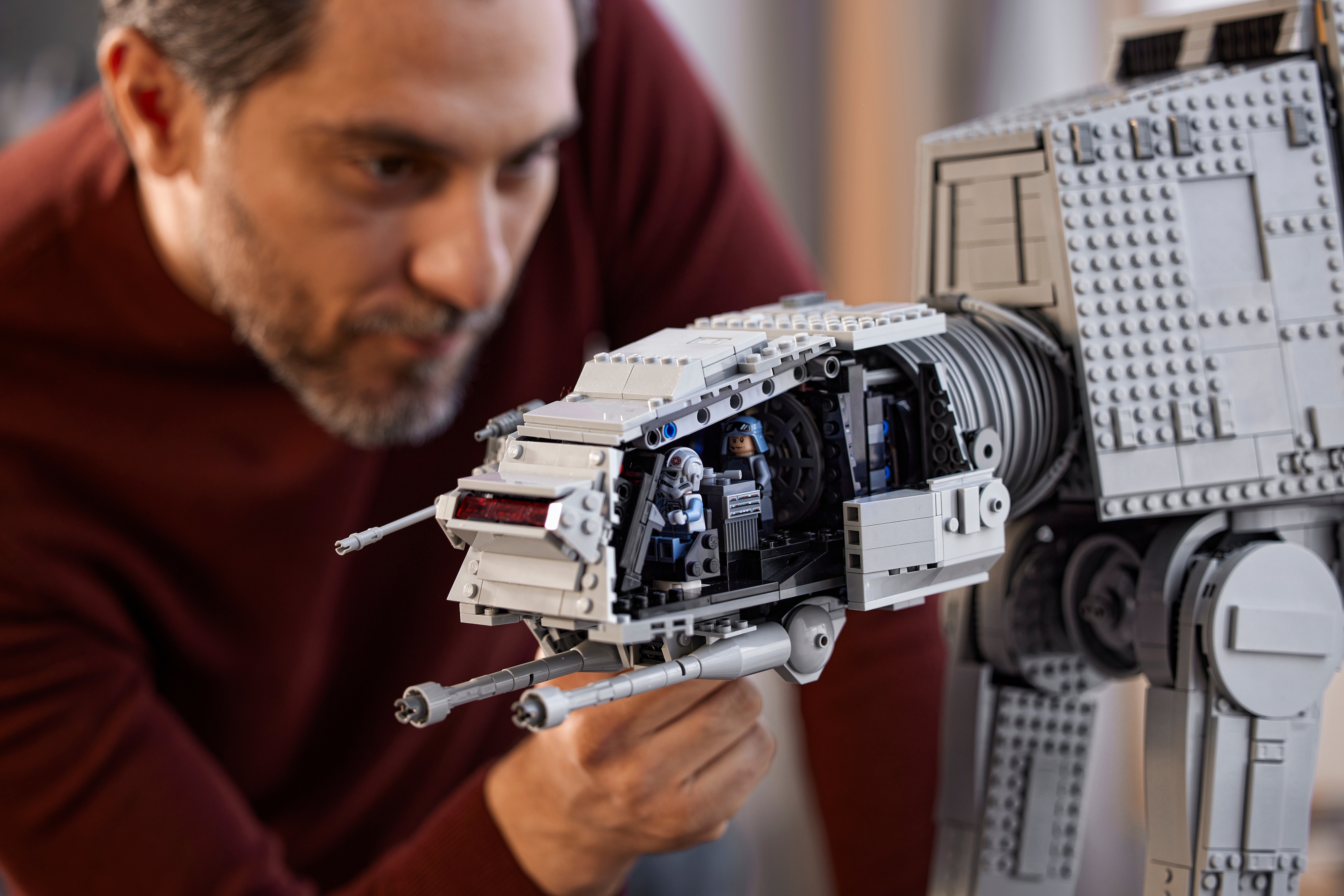 AT-AT™ 75313
