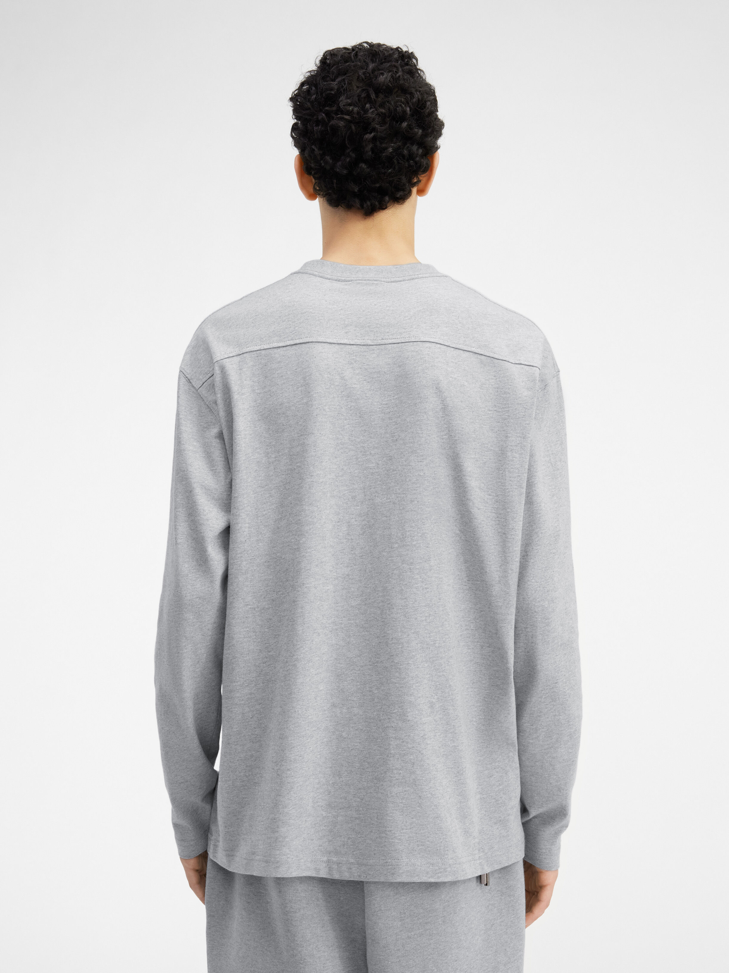 Le t-shirt manches longues