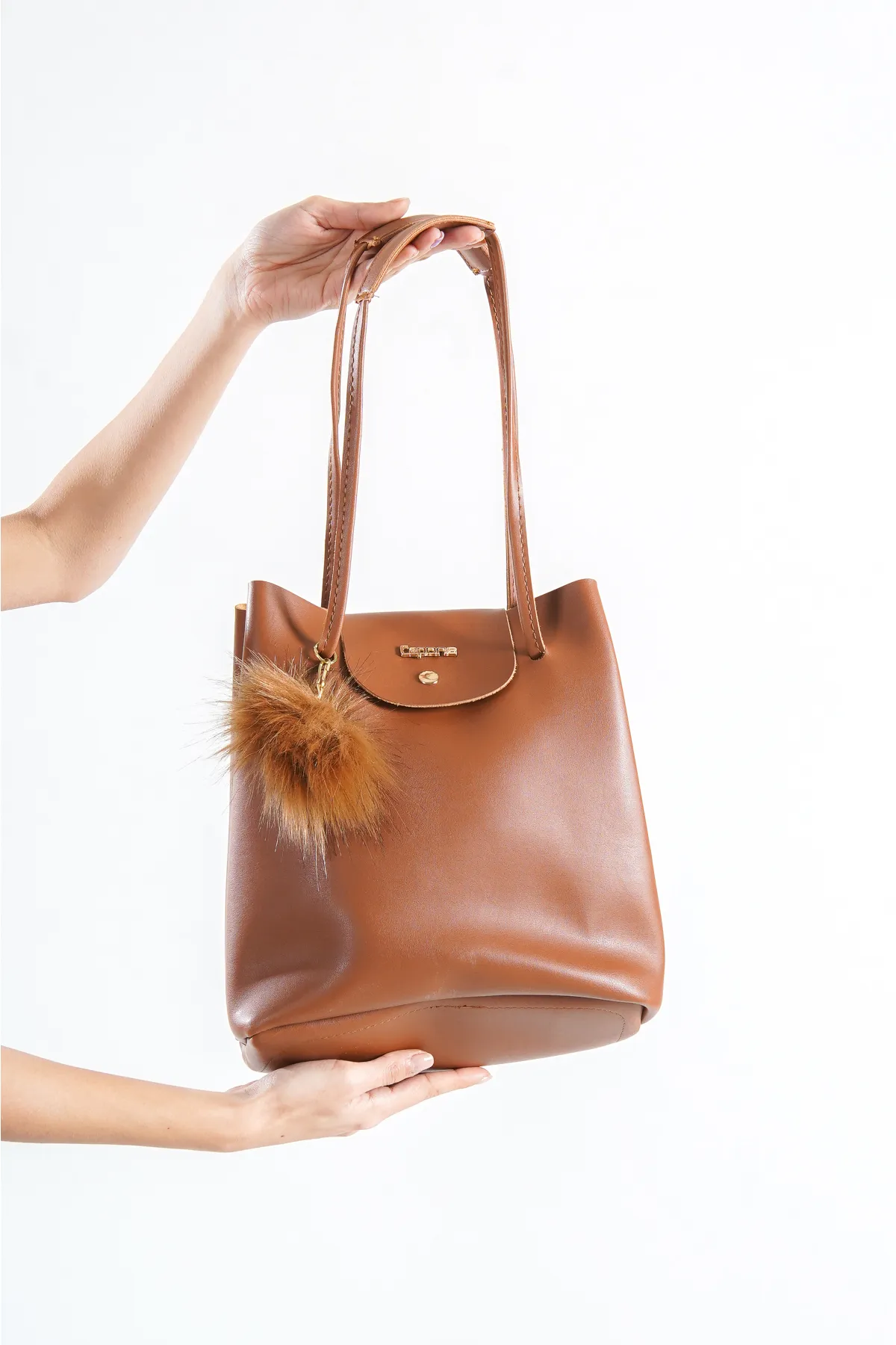 Capone Outfitters  Capone Padova Leder Tan Damen Umhängetasche