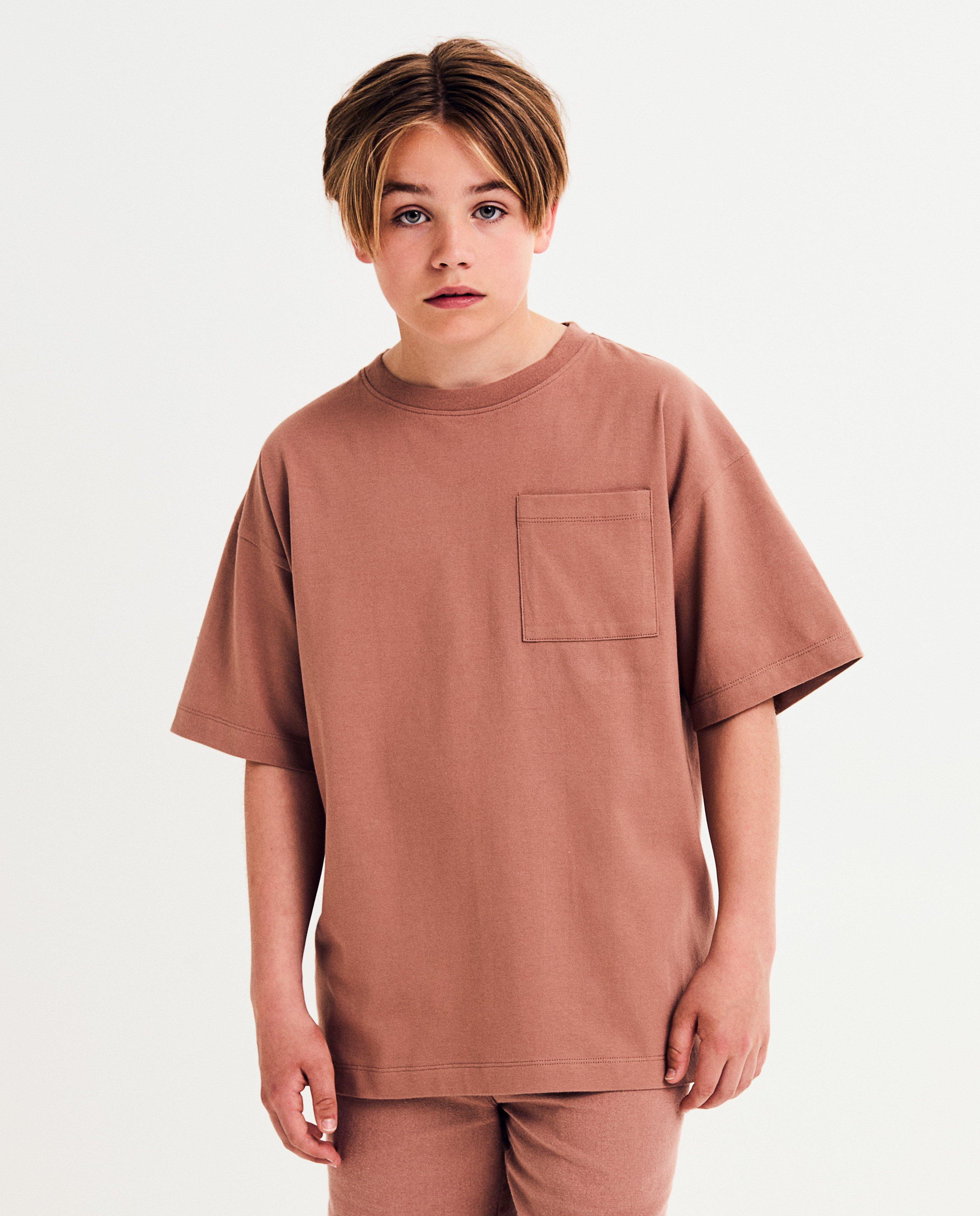 Tricou I AM din bumbac organic cu imprimeu pe spate, 128-164 maro
