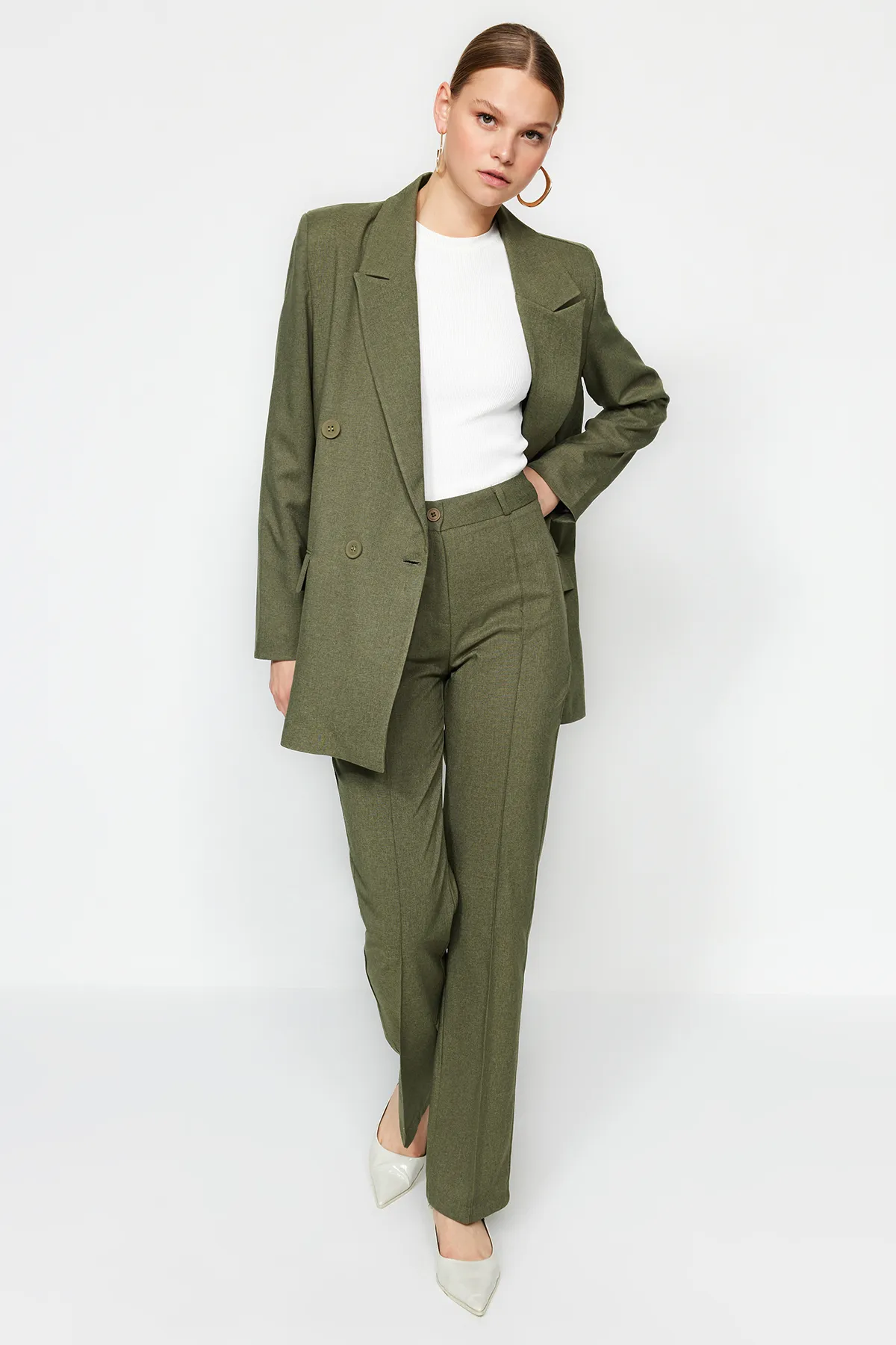 Trendyol Collection  Khakifarbene, gerade geschnittene, gerippte Webhose mit hoher Taille TWOAW24PL00274