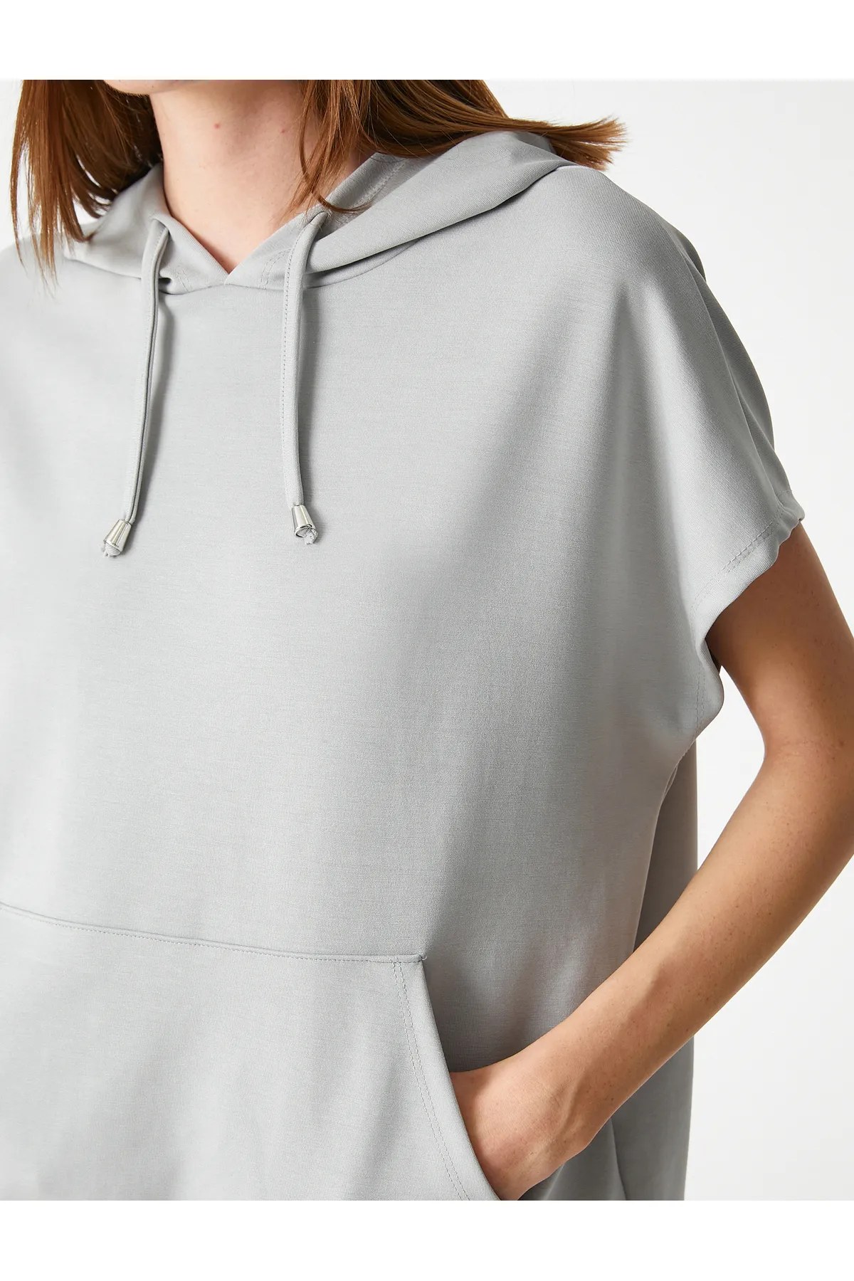 Koton  Kurzarm-Sweatshirt mit Kapuze und Kängurutasche aus Modalmischung