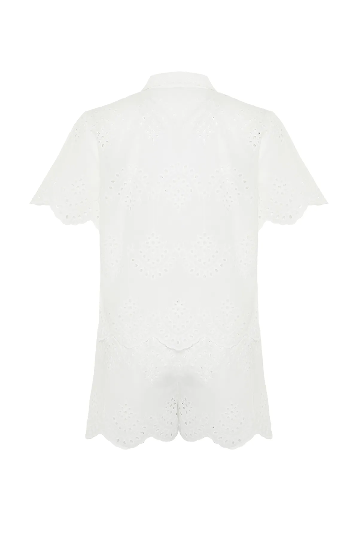 Trendyol Collection  Weißes Hemd-Shorts-Set aus 100 % Baumwolle mit gewebter Stickerei TBESS24AU00008