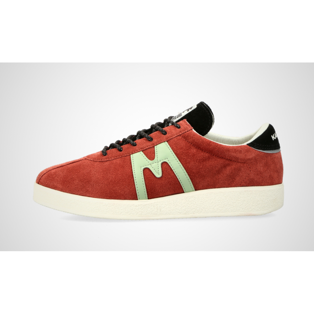 Karhu Trampas F809022 / rot