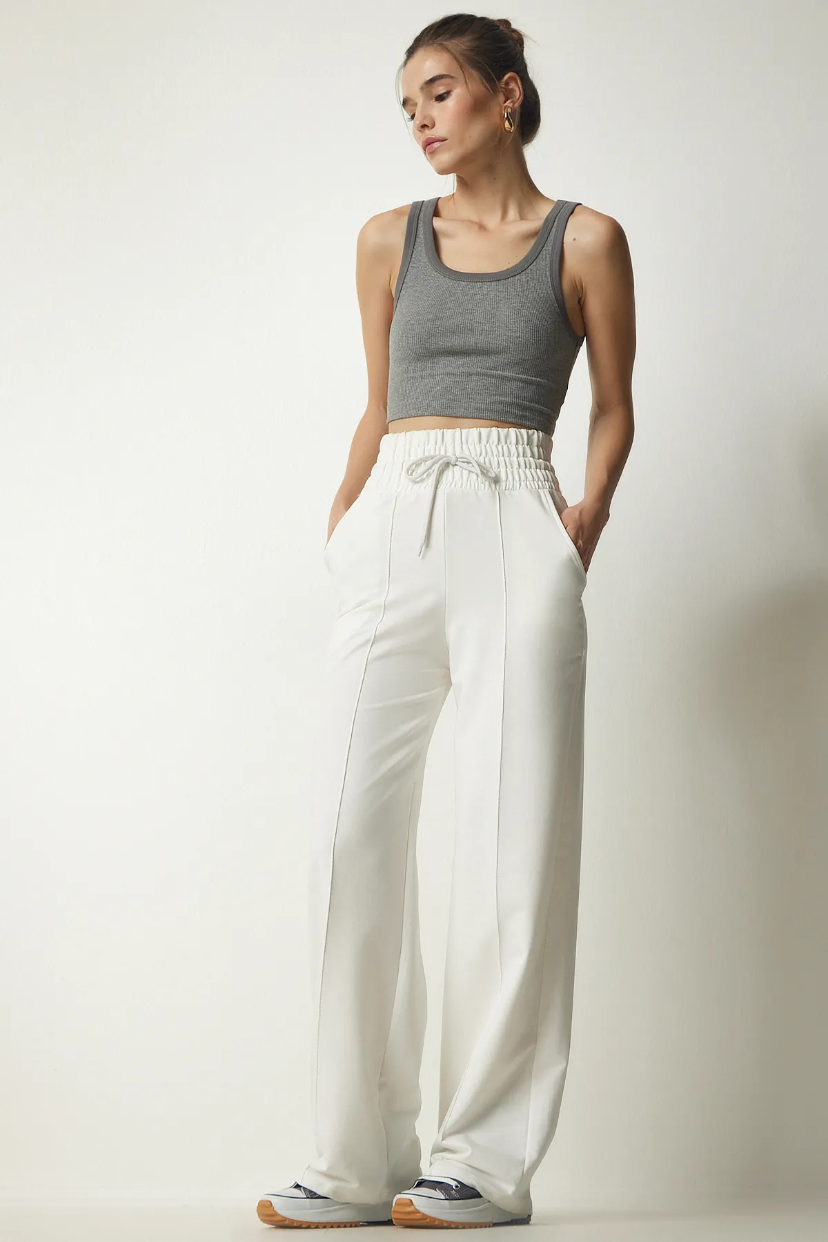 Happiness İstanbul  Weiße Basic-Strick-Jogginghose mit Tasche für Damen XR00018