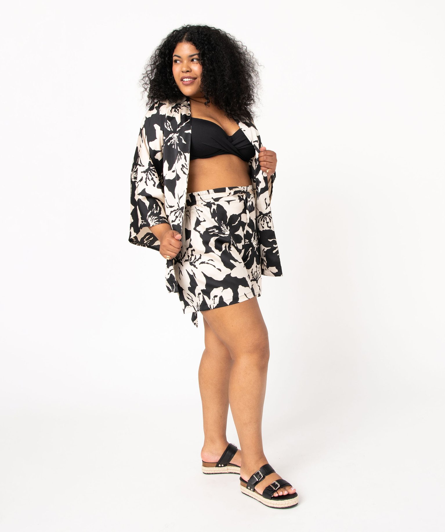 Short en matière satinée à motifs fleuris femme grande ta... imprime | GEMO